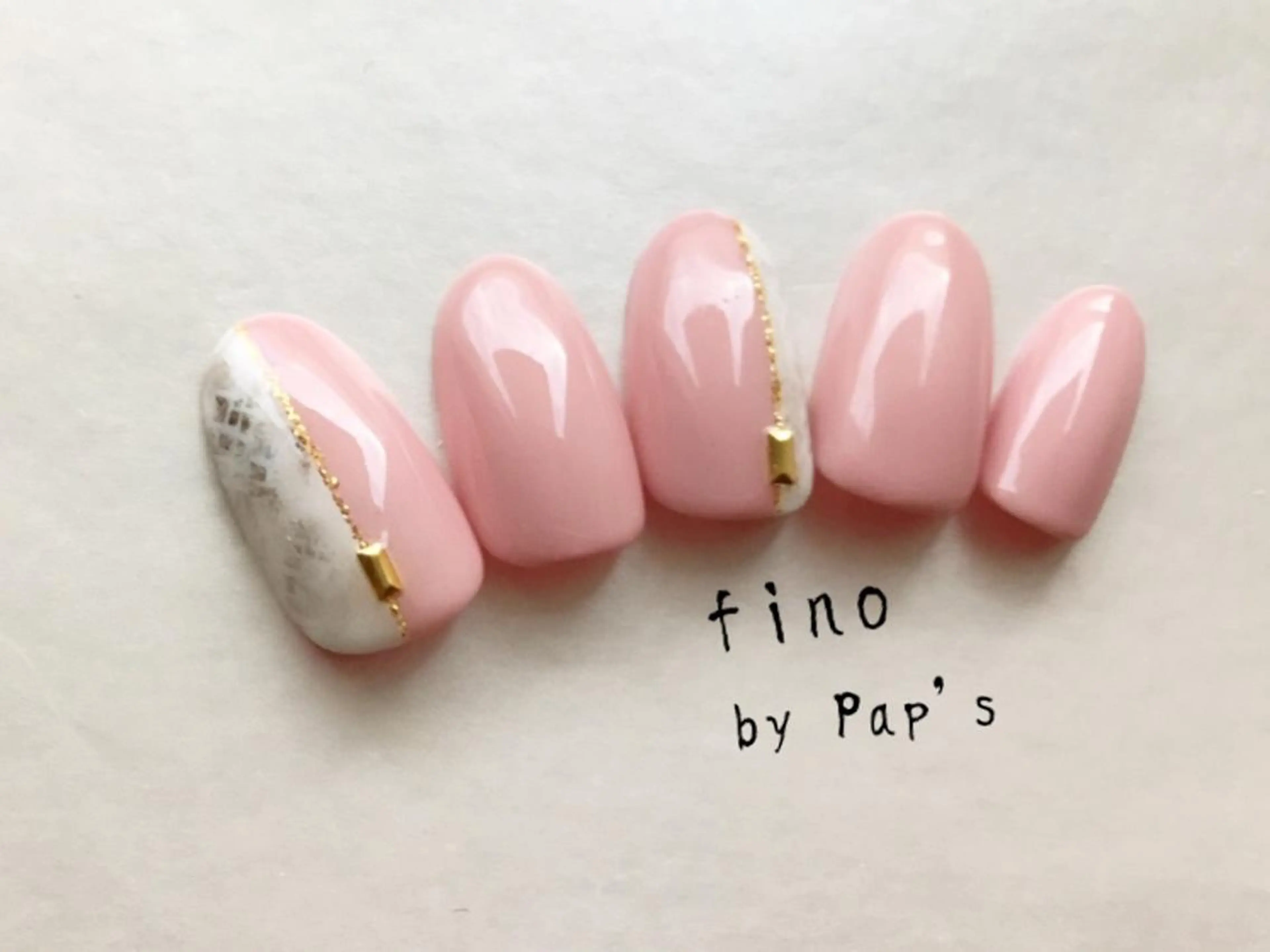 ネイル fino by Pap's所属・西畠 真由美のネイルデザイン