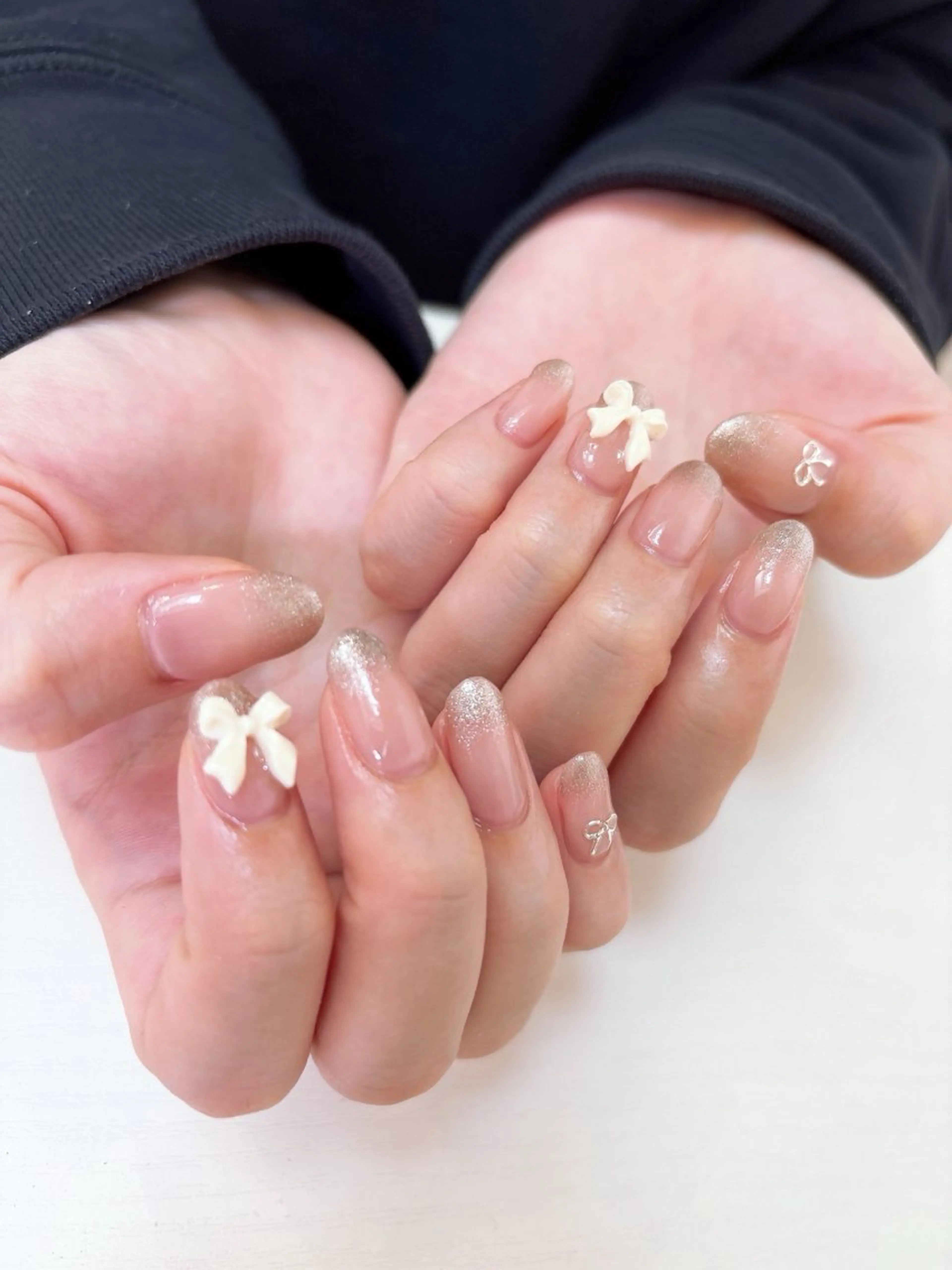 ネイル ラメ(グリッター) ラメグラデーション リボン MARUYAMA MIKIのネイルデザイン