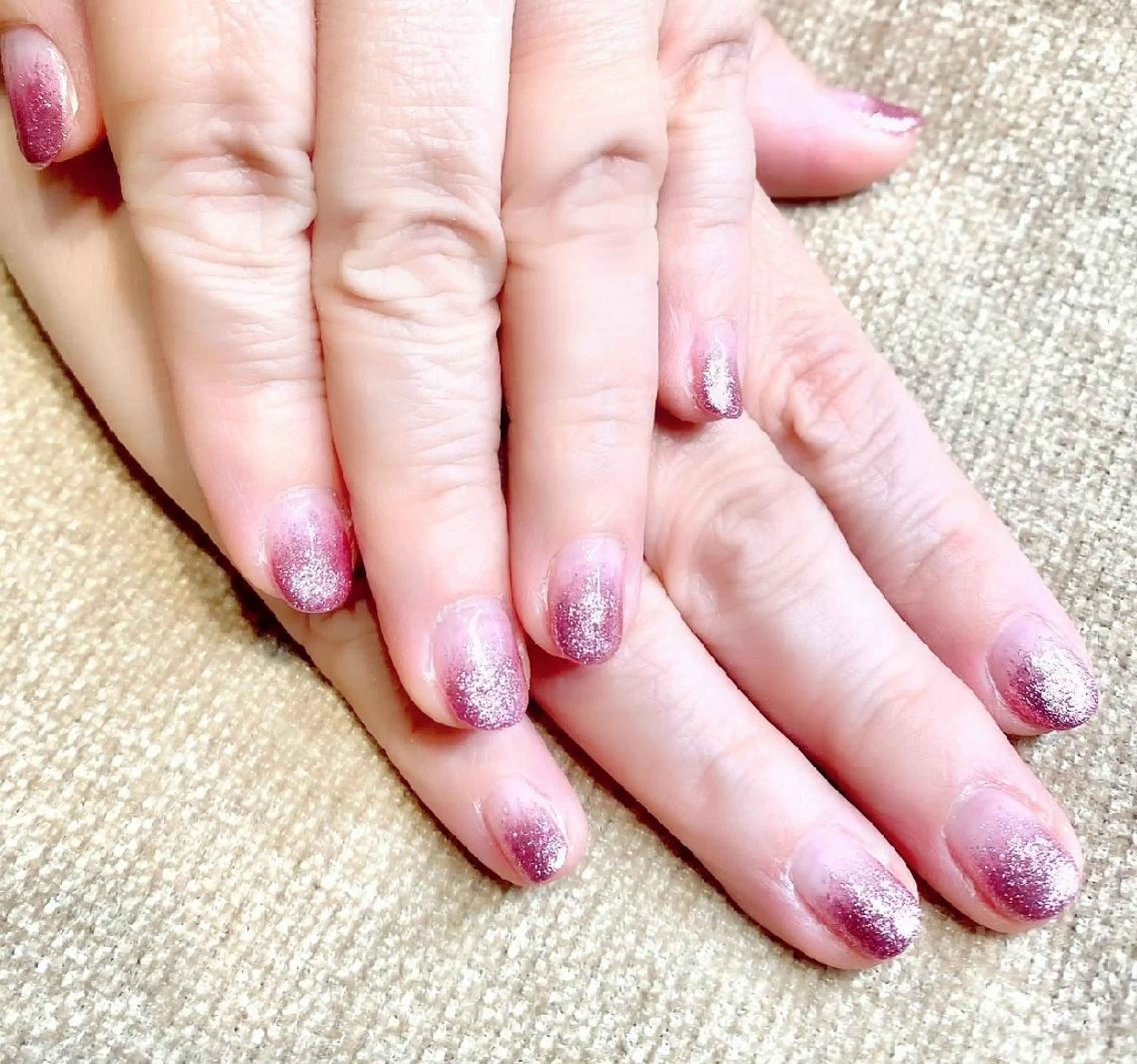 ネイル グラデーション ラメ(グリッター) ラメグラデーション ピンク ＆robe  mii 🌿のネイルデザイン