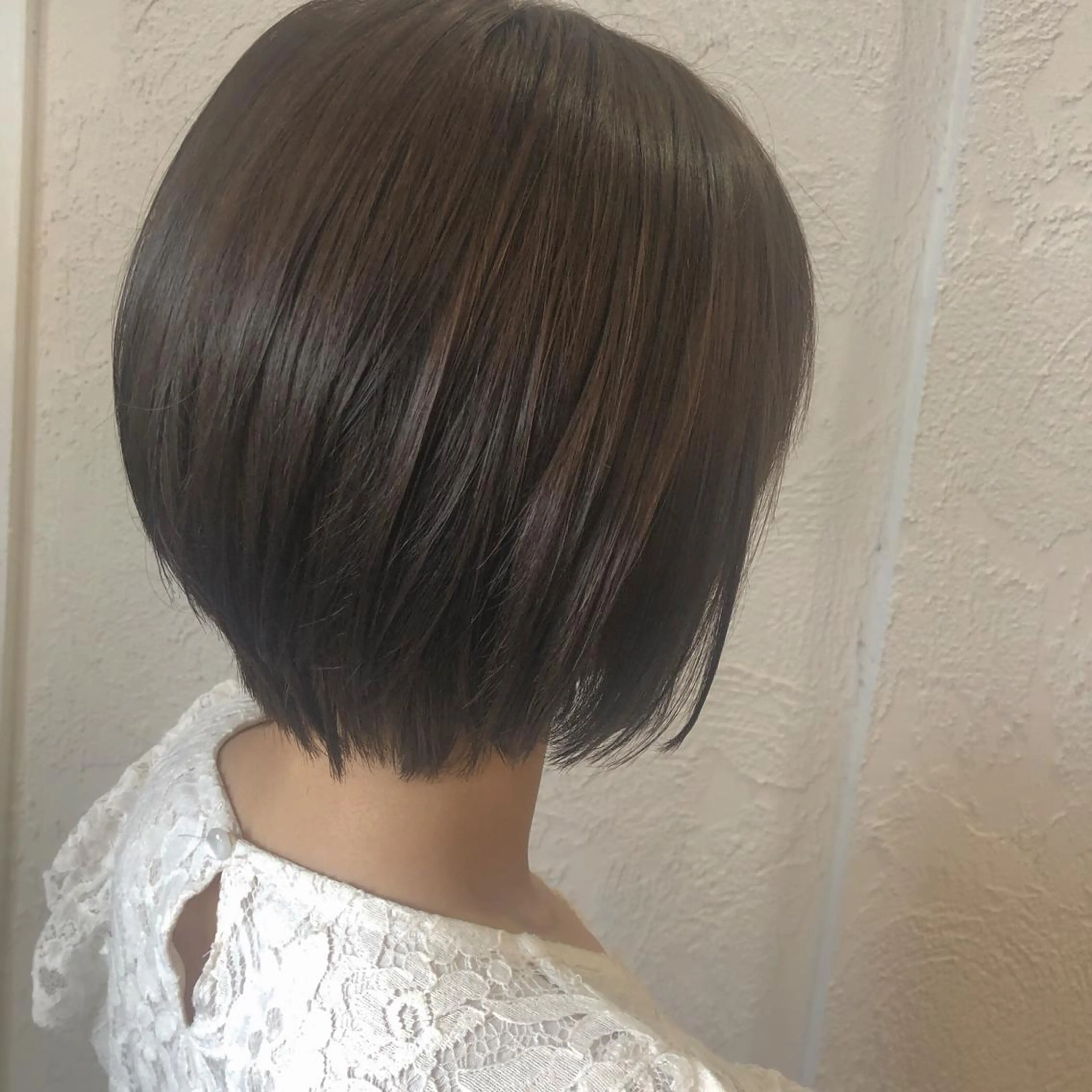 ショート カラー アッシュ ラベンダーカラー ラベンダーアッシュ ショートヘア カット ヘアカラー 江原 彩華のヘアスタイル