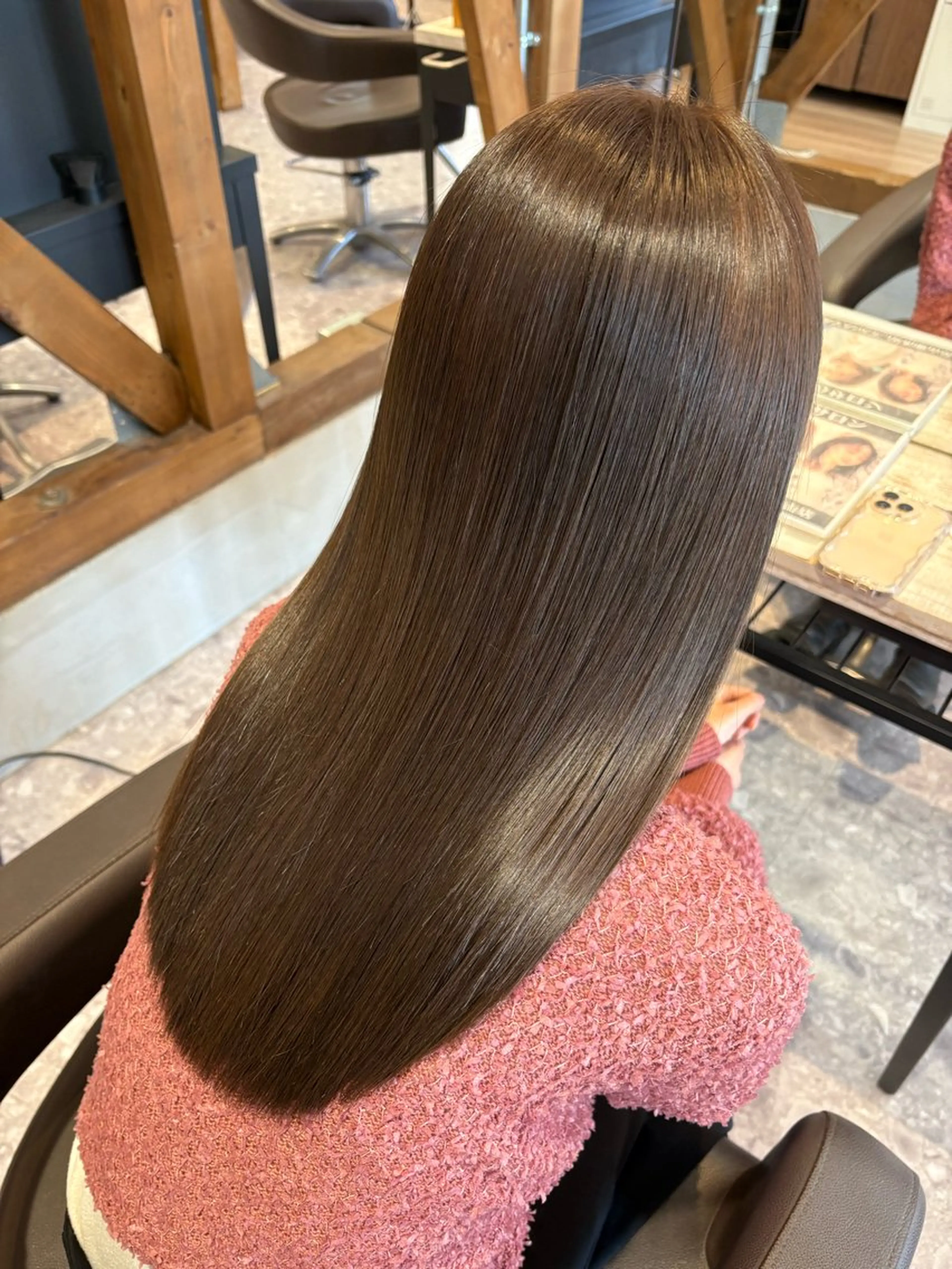 ロング カット ヘアカラー 岡本 彩香のヘアスタイル