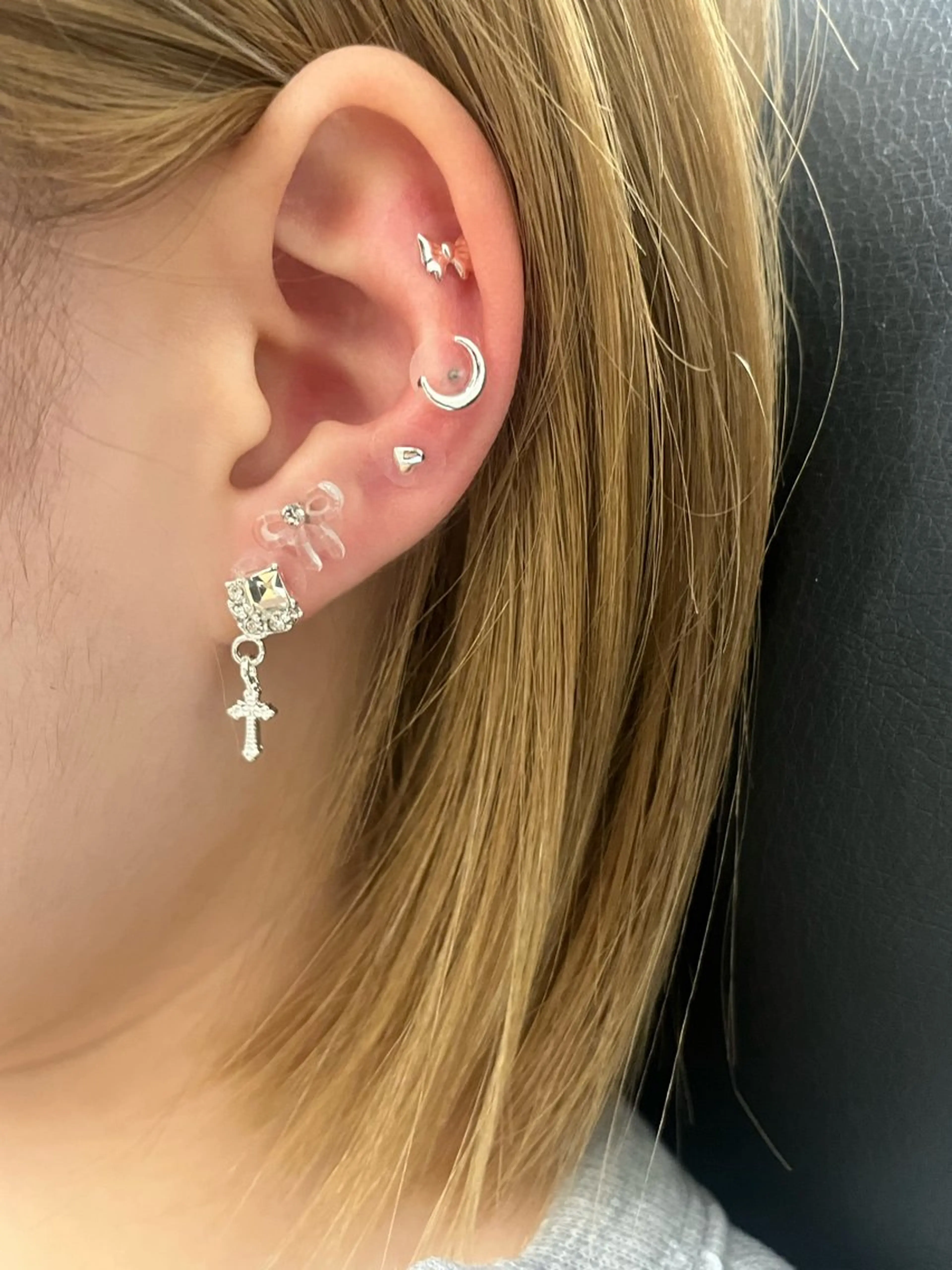 耳つぼジュエリー 20個付け放題コース✨️の写真