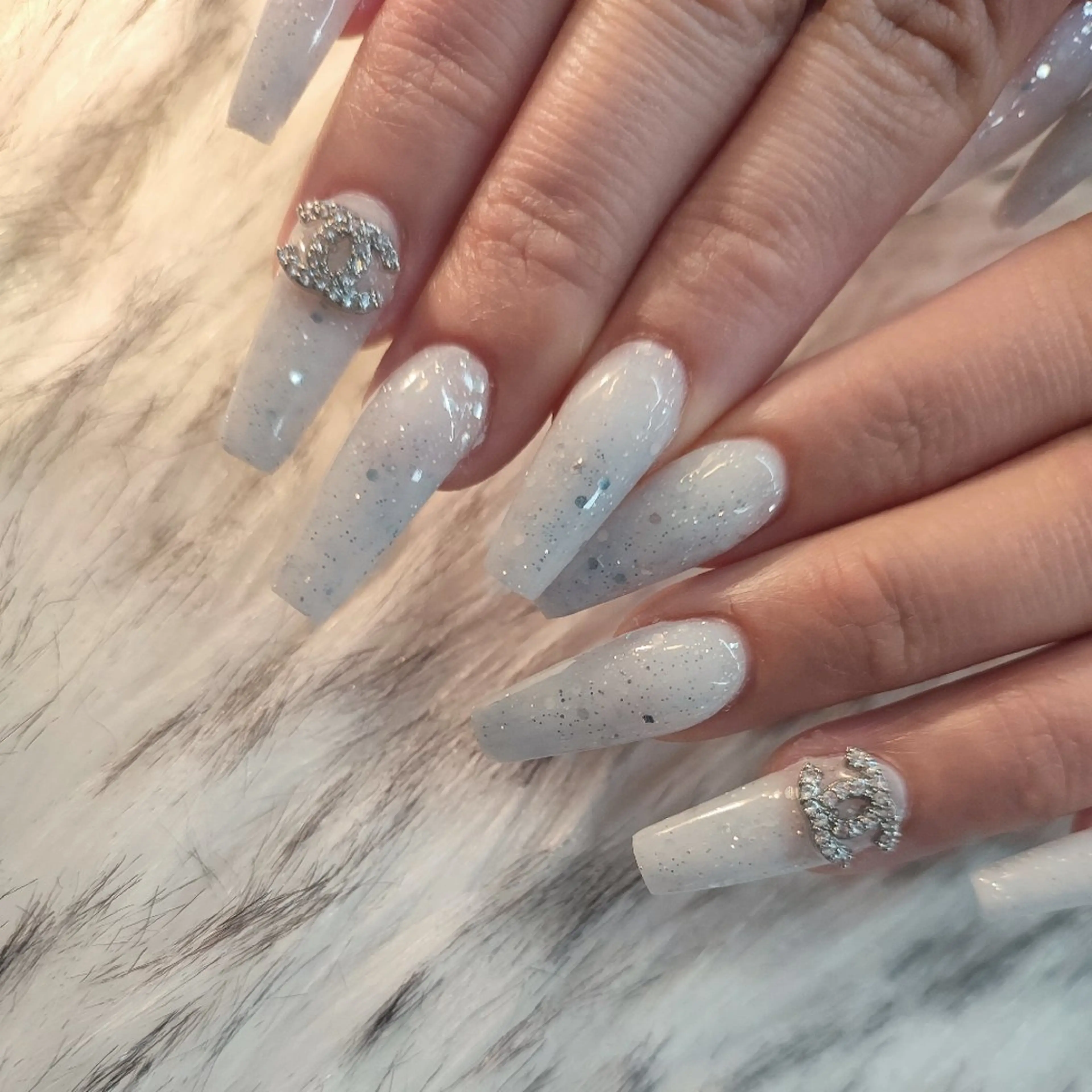 ネイル ハンドネイル RUNWAY 　　の眉毛・アイブロウイメージ