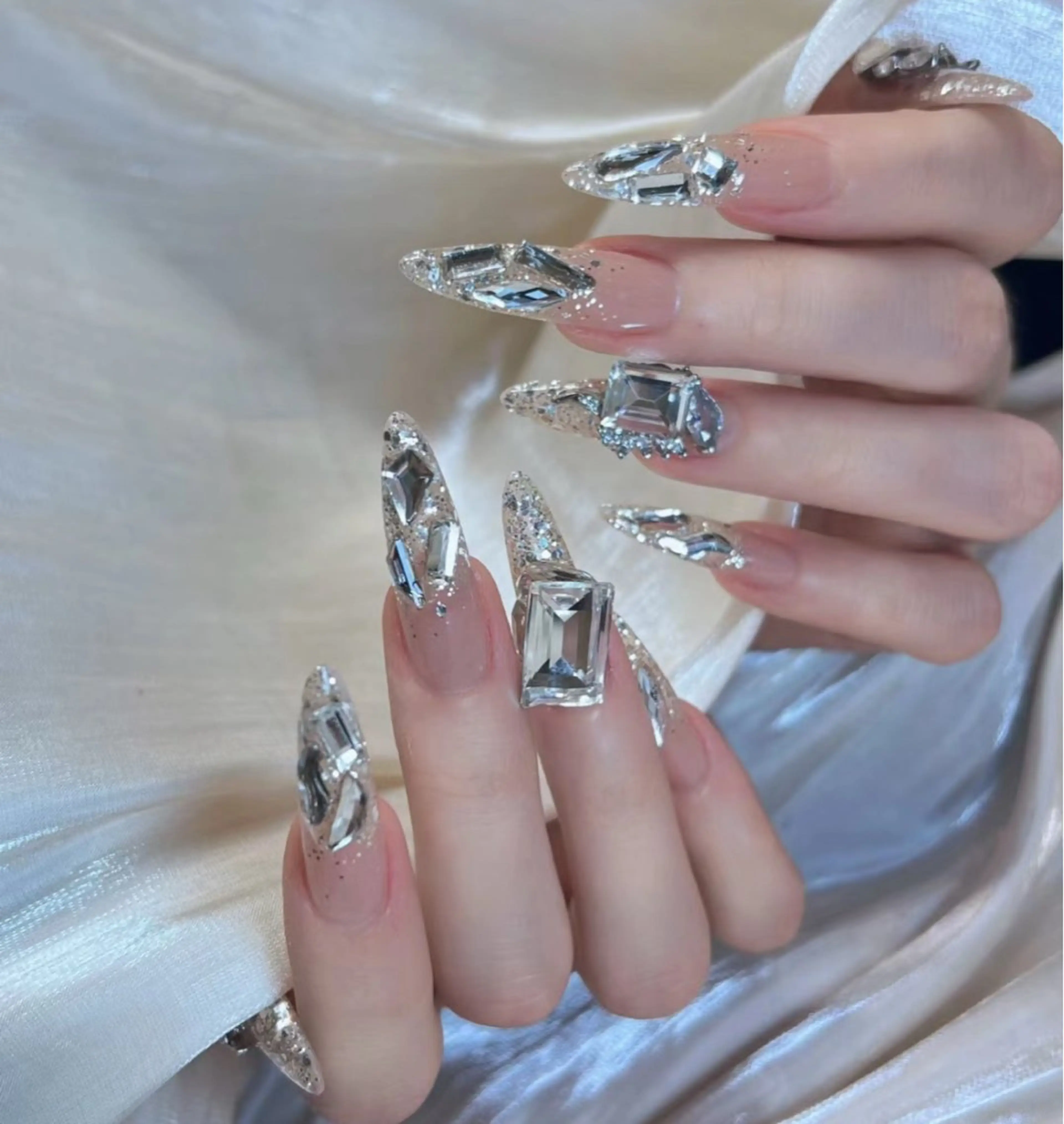 ネイル ハンドネイル 🎀erika 長さだし💗モチ最高のネイルデザイン