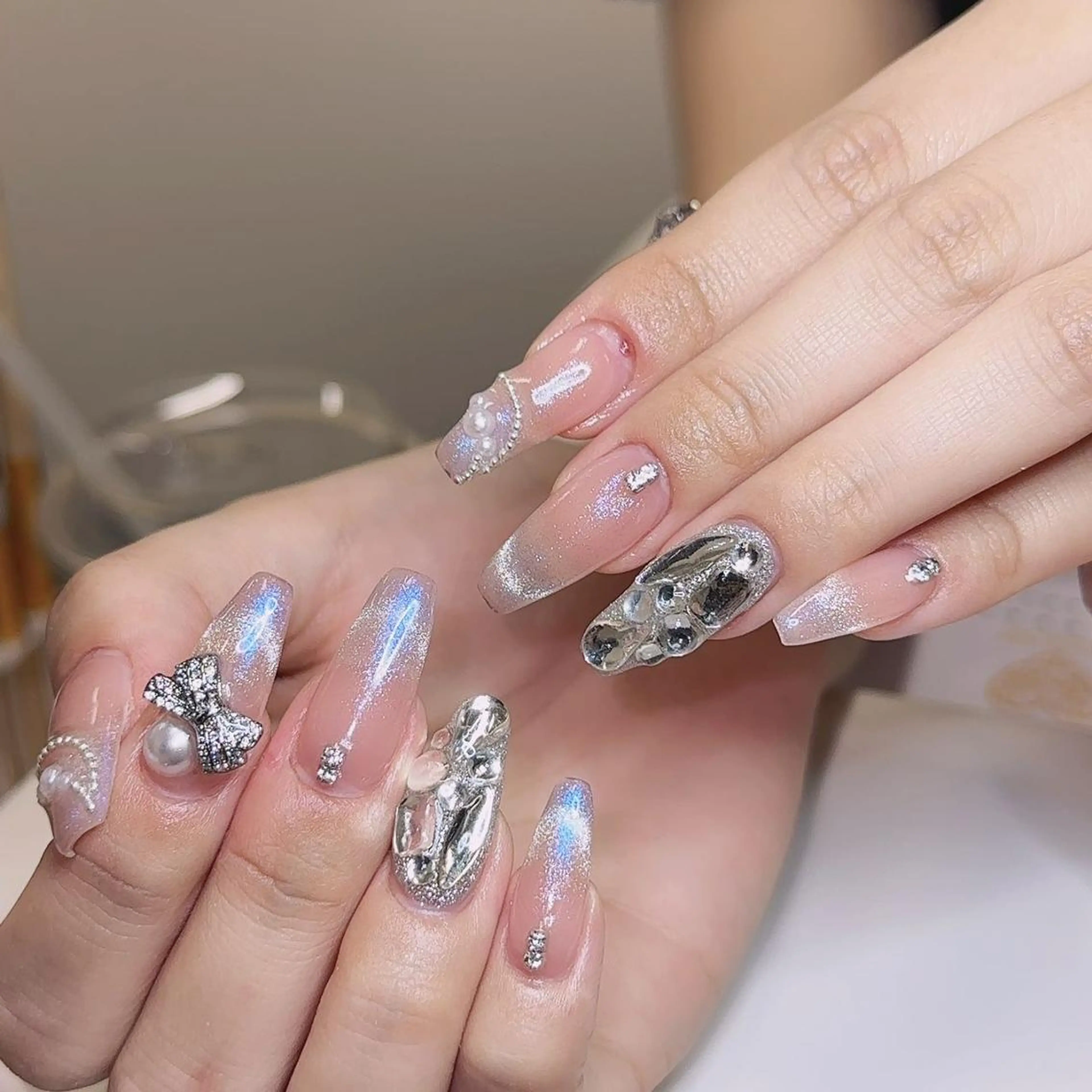 ネイル アートネイル 長さ出し ネイルチップ Queens 新宿本店のネイルデザイン