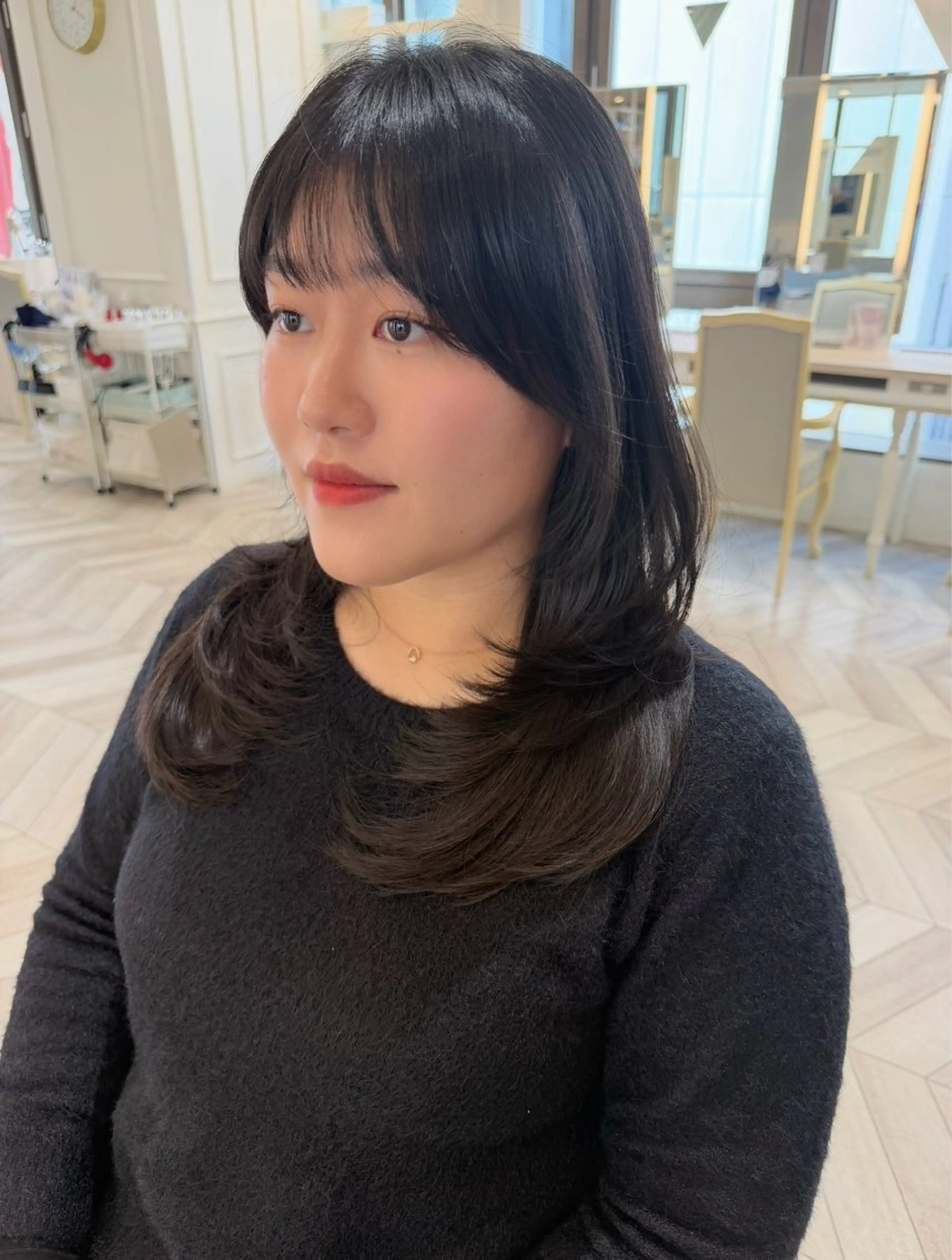 セミロング カラー ブラウンカラー チョコレートブラウン レイヤーカット カット ヘアカラー 小顔レイヤー/ ベージュ🤍Rieのヘアスタイル