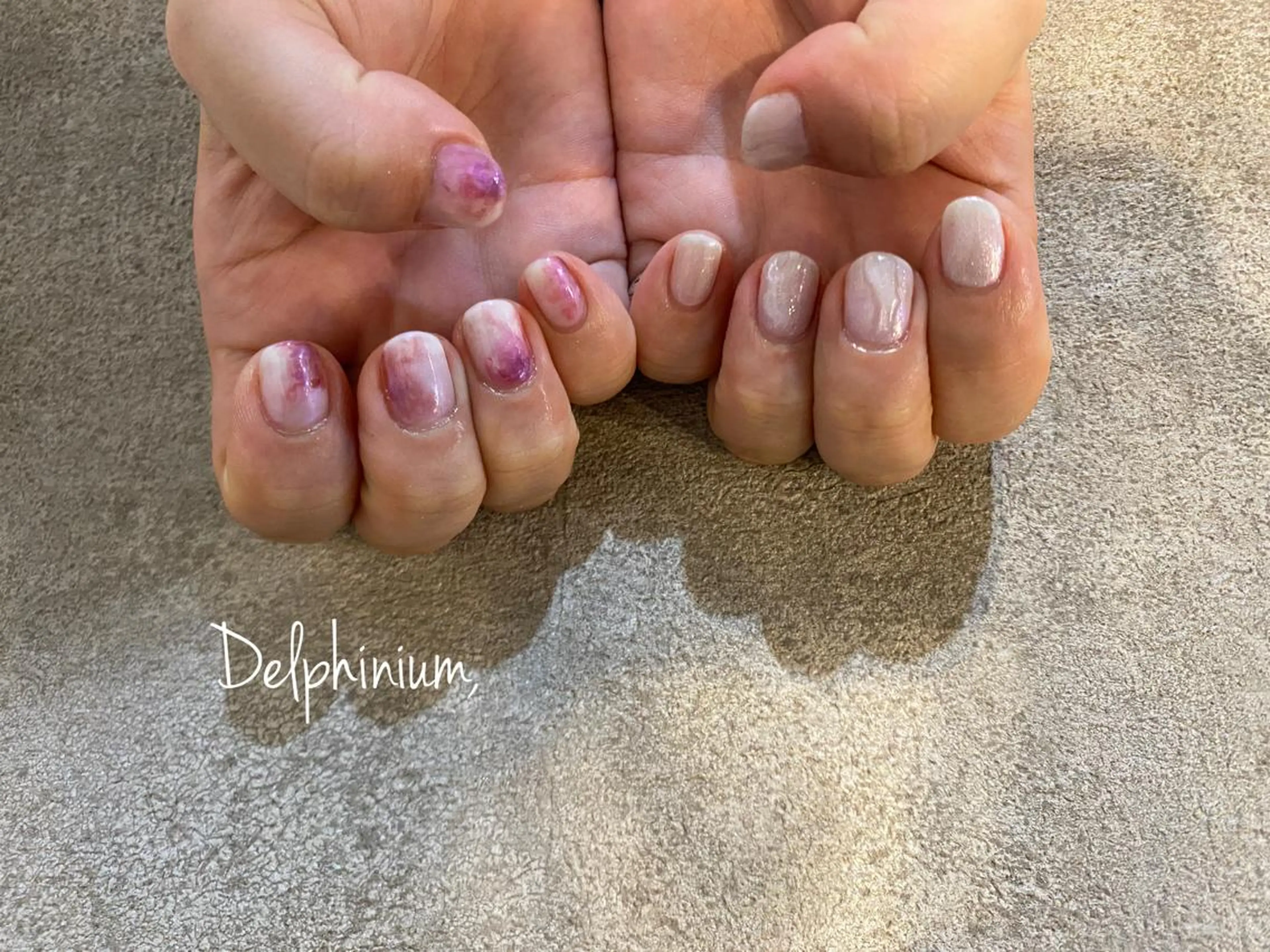 ショート ネイル ショートヘア ジェルネイル ニュアンスネイル パラジェル ショートネイル ハンドネイル 岡本 友恵のネイルデザイン