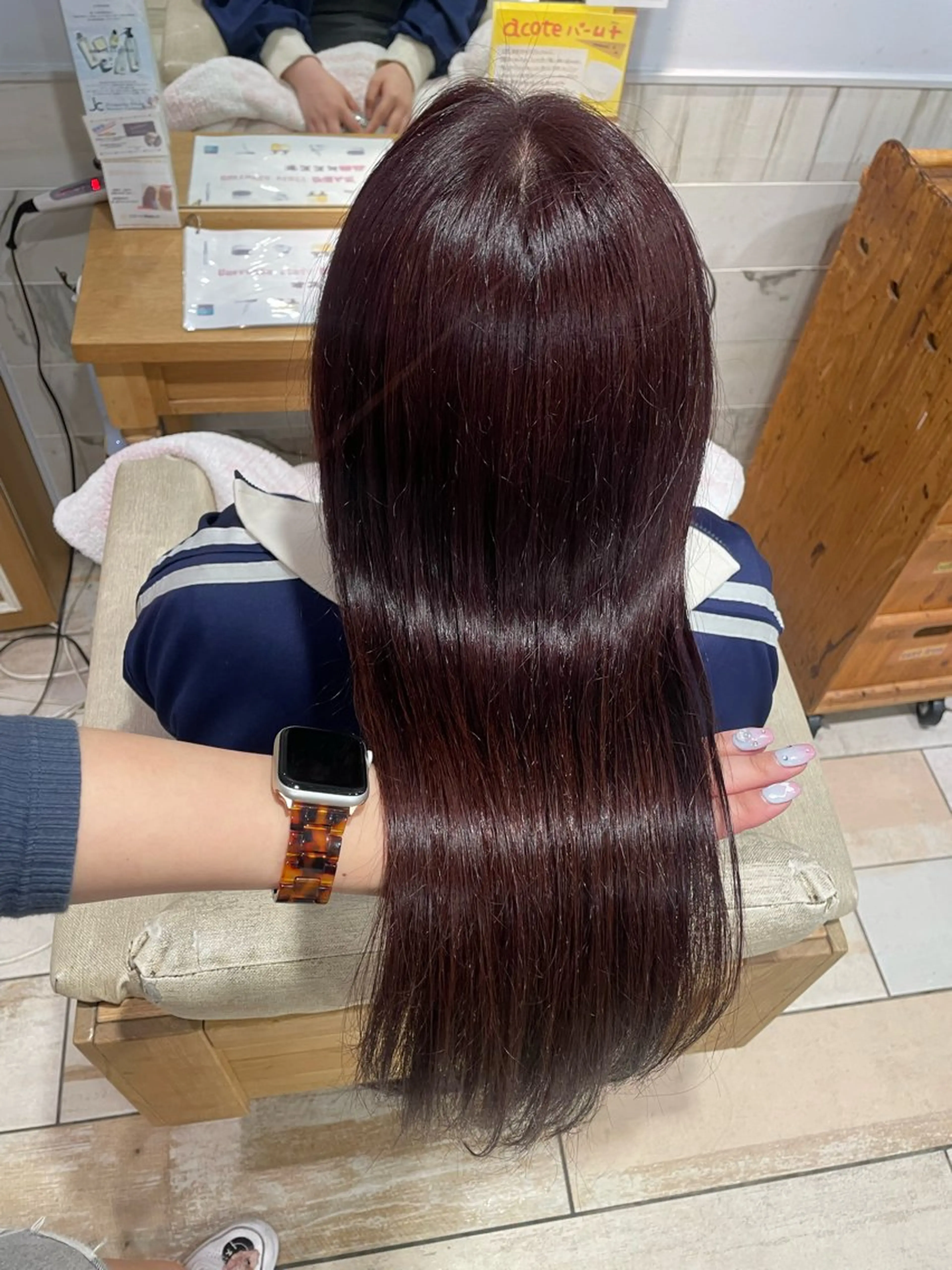 ロング カラー ブリーチ ブリーチなしカラー 小柳 夏美のヘアスタイル