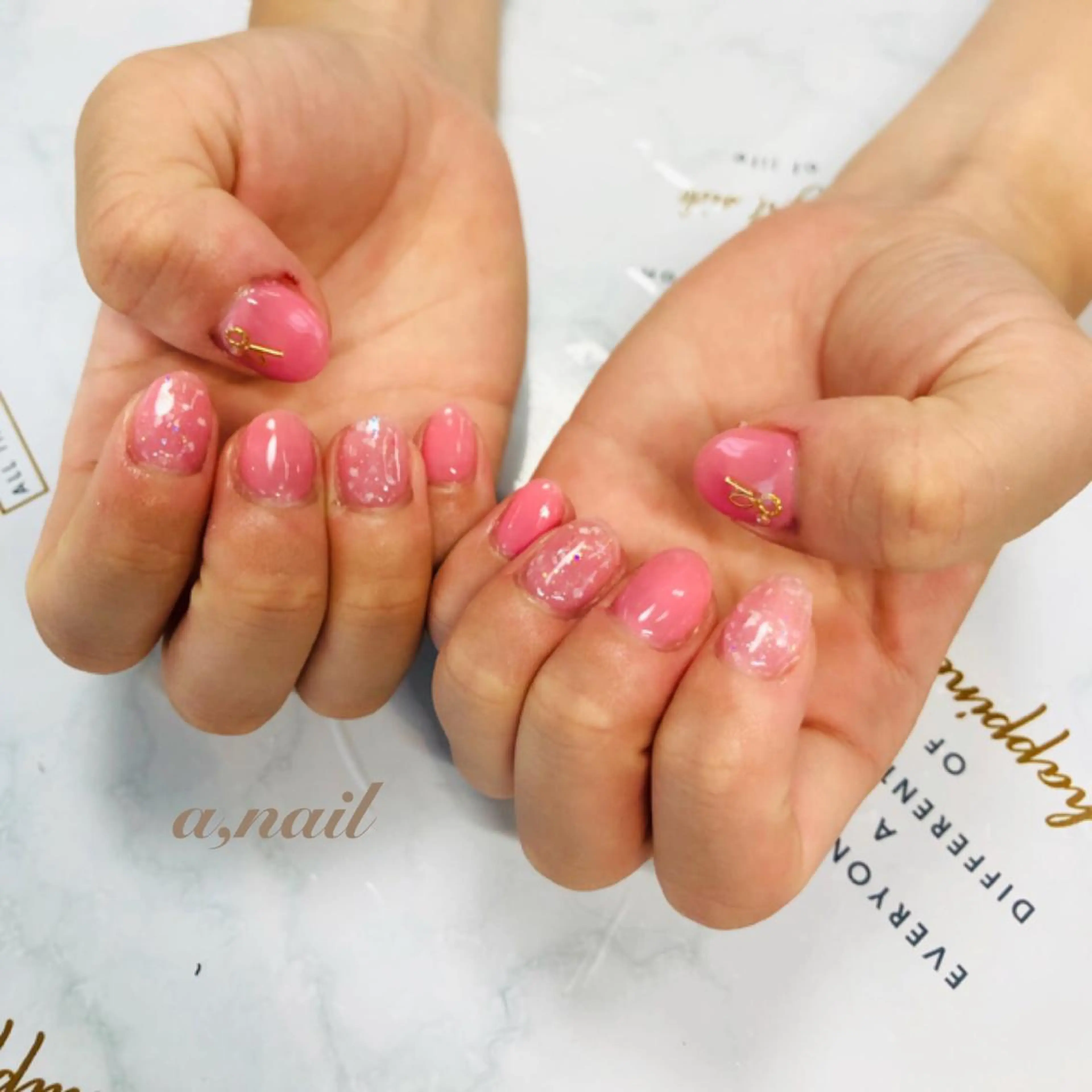 ネイル フットネイル ジェルネイル グラデーション ラメ(グリッター) ラメグラデーション ハンドネイル ネイルサロン エーネイルのネイルデザイン