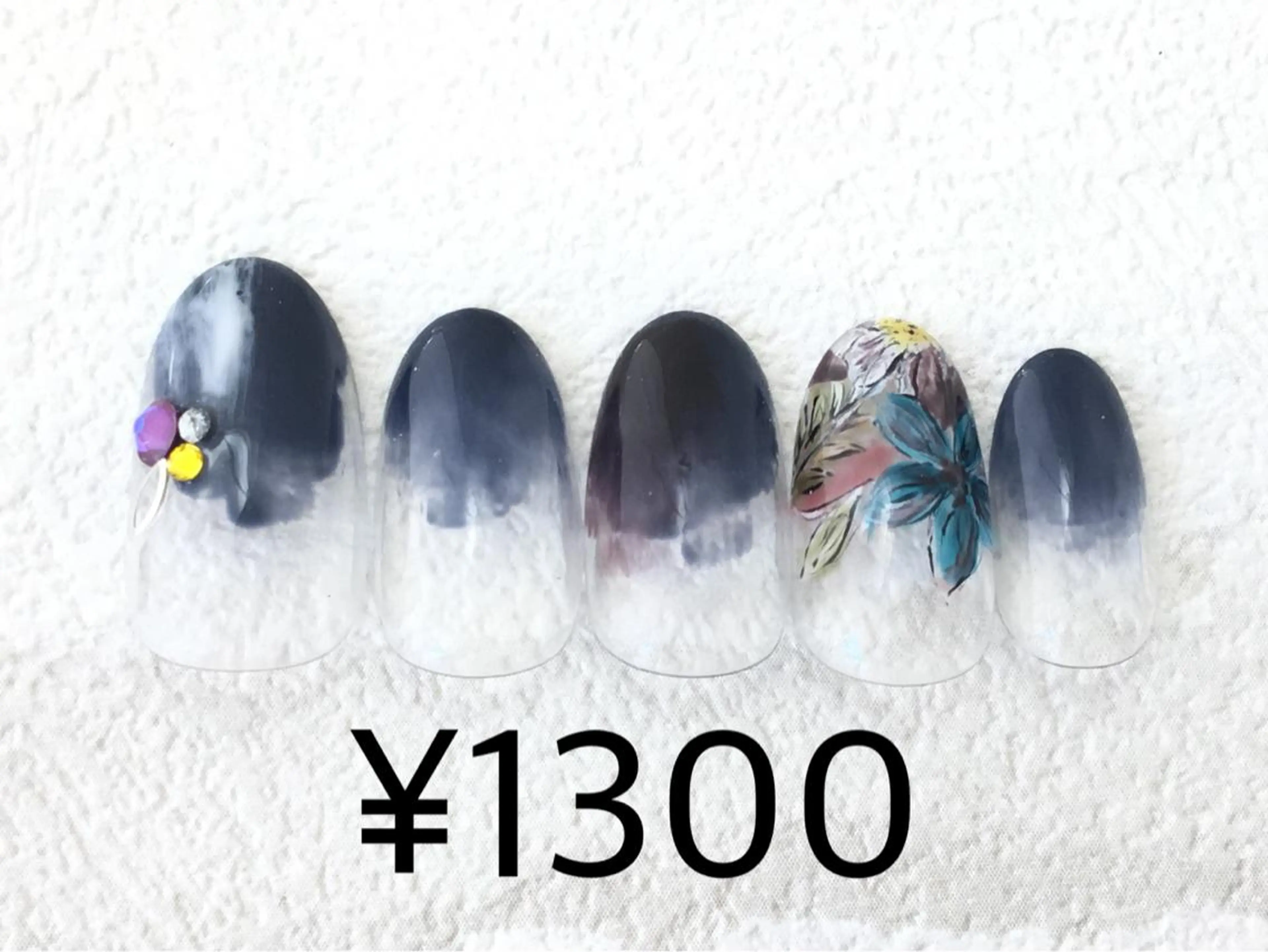 ネイル 株式会社JUEGO .○°のネイルデザイン