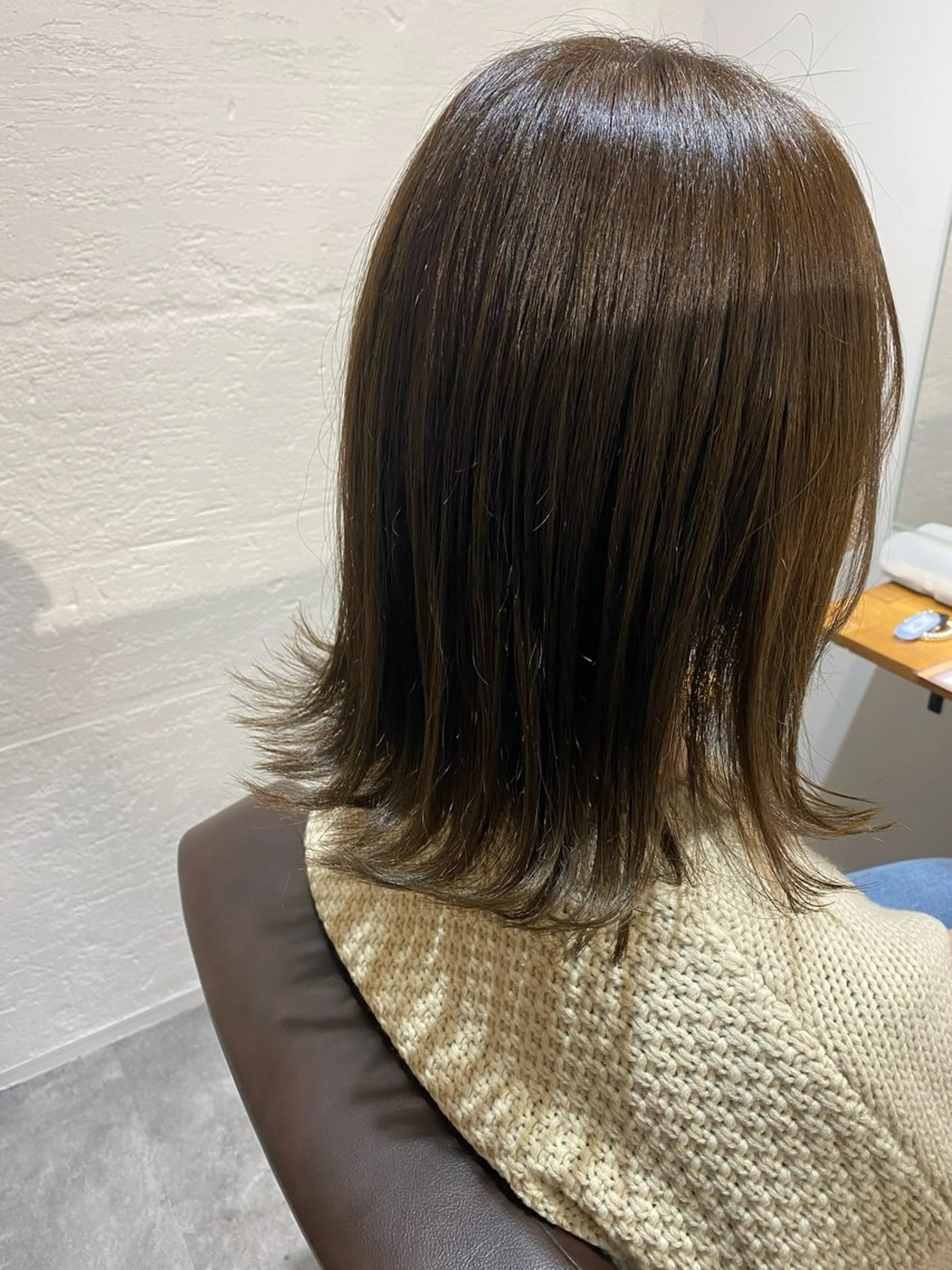 ミディアム カラー ベージュカラー オリーブベージュ 外ハネヘア COMOREVI hair salon所属・KANA🌿透明感/ レイヤーcut🌿のヘアスタイル