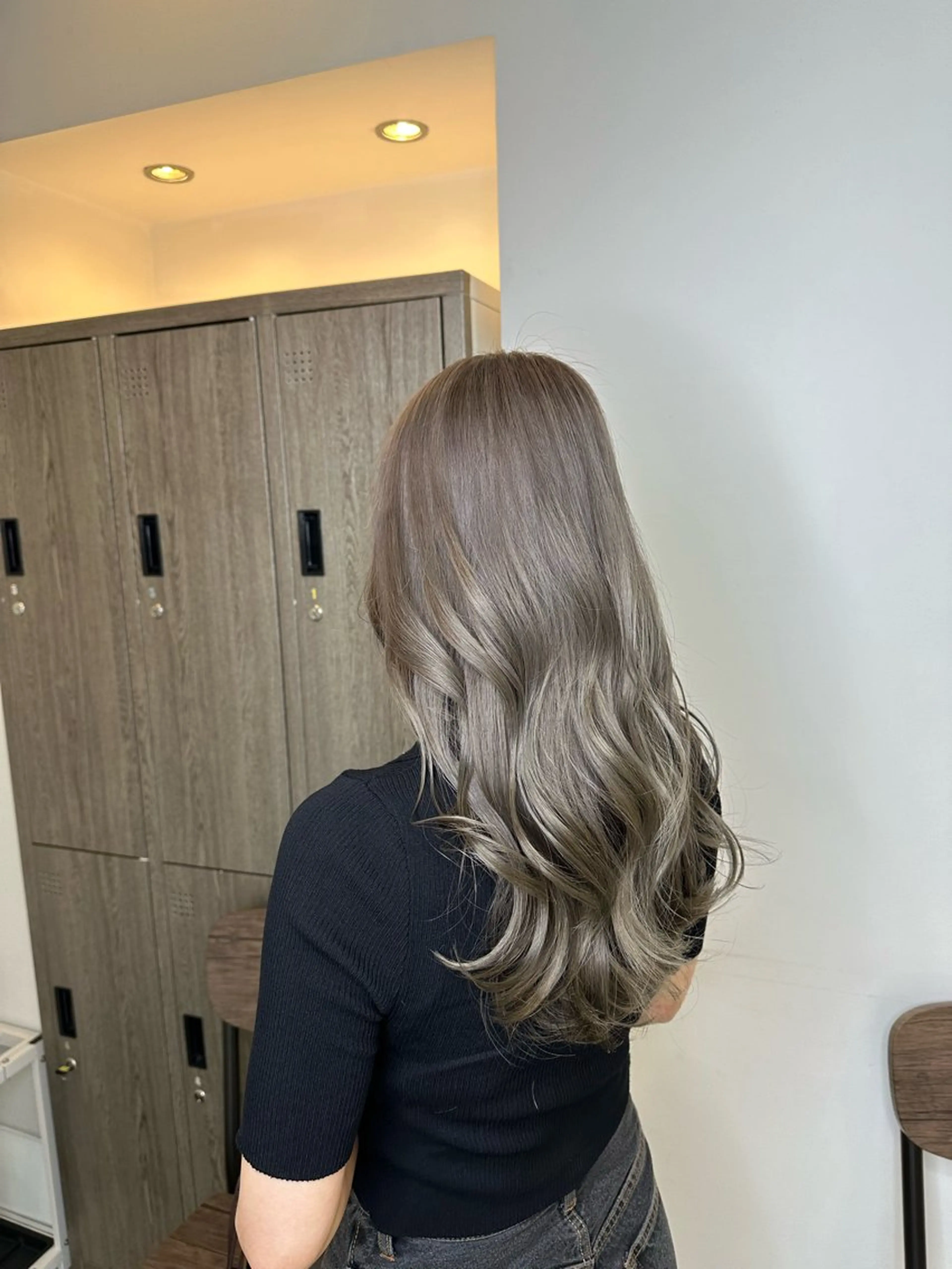 【🎃👻秋冬限定👻🎃】全体1回ブリーチ（OLAPLEXケアブリーチ）➕トリートメントの写真