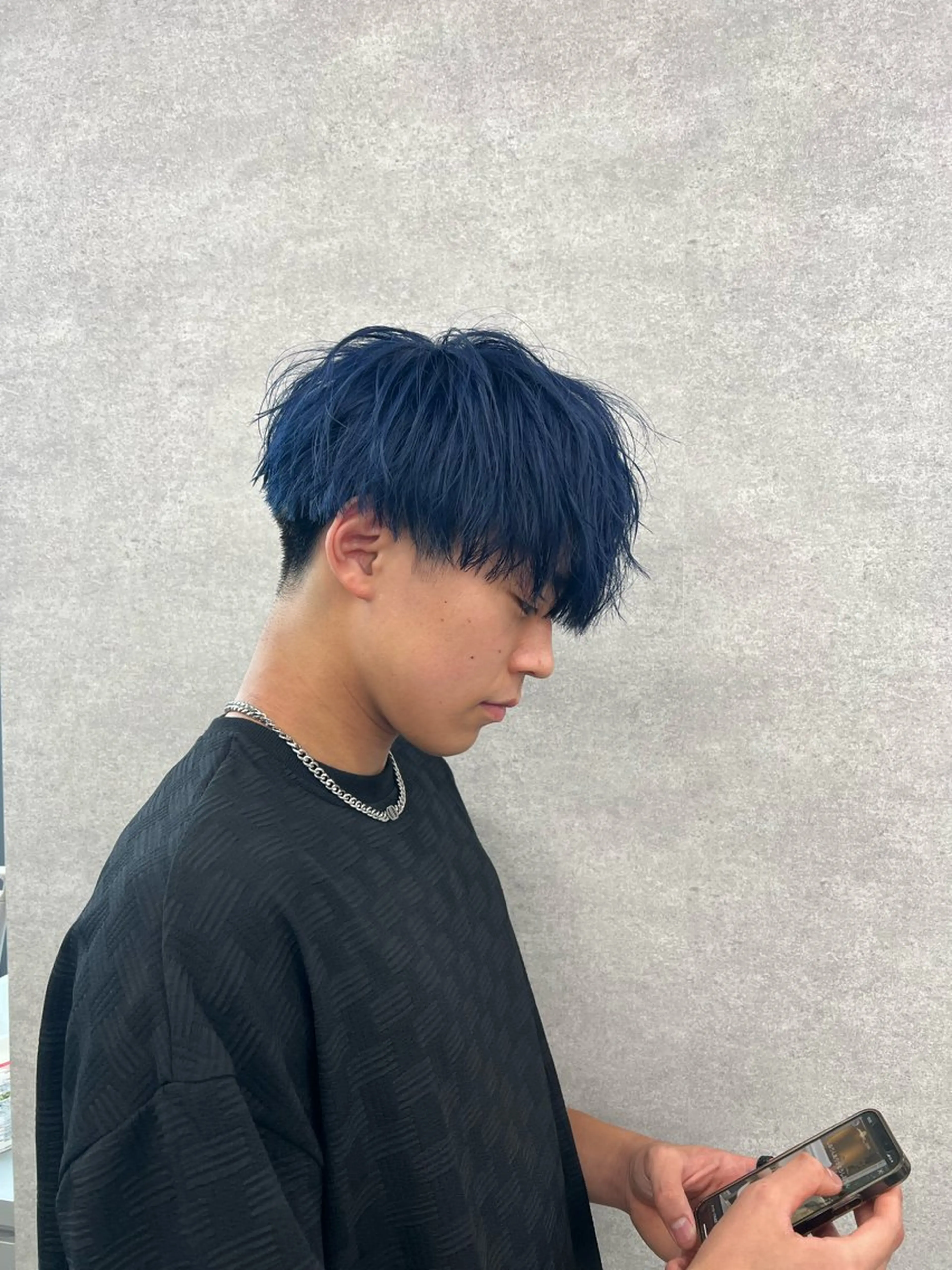 ショート カラー メンズ ブルーカラー ヘアカラー 垢抜けハイトーン☀／ 笑顔の美容師／しゅんのヘアスタイル