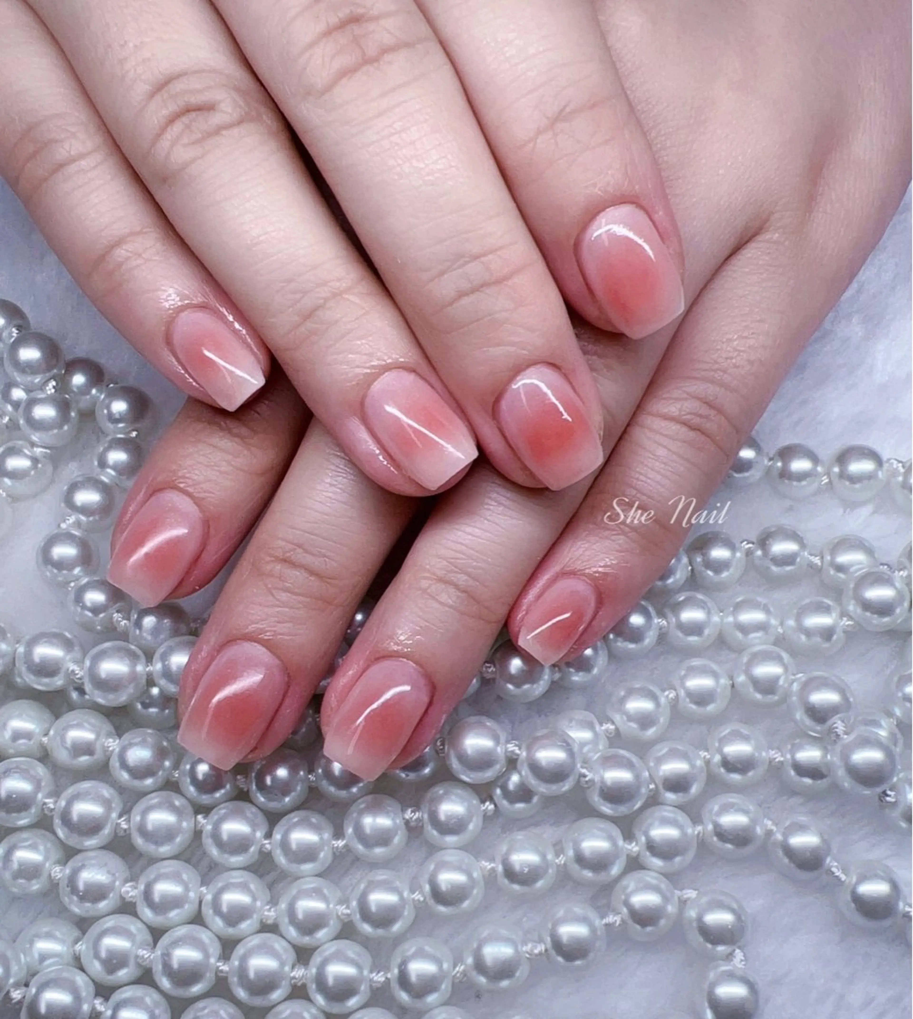 ネイル チークネイル フレンチネイル グラデーション キラキラネイル 韓国ネイル She   Nail所属・ISA_ BELLAのネイルデザイン