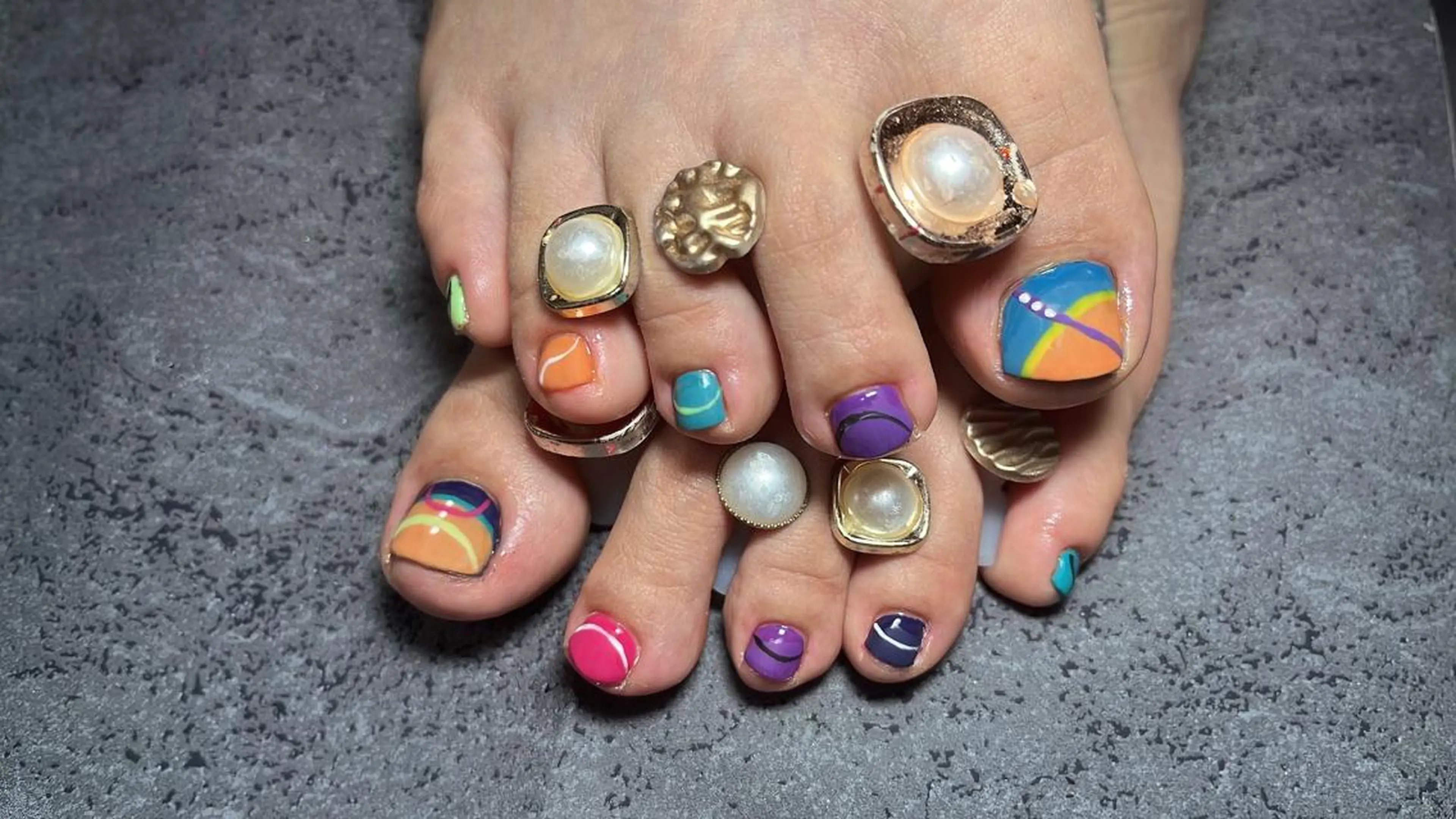 ネイル フットネイル ジェルネイル フットネイル Ruana Nailのネイルデザイン