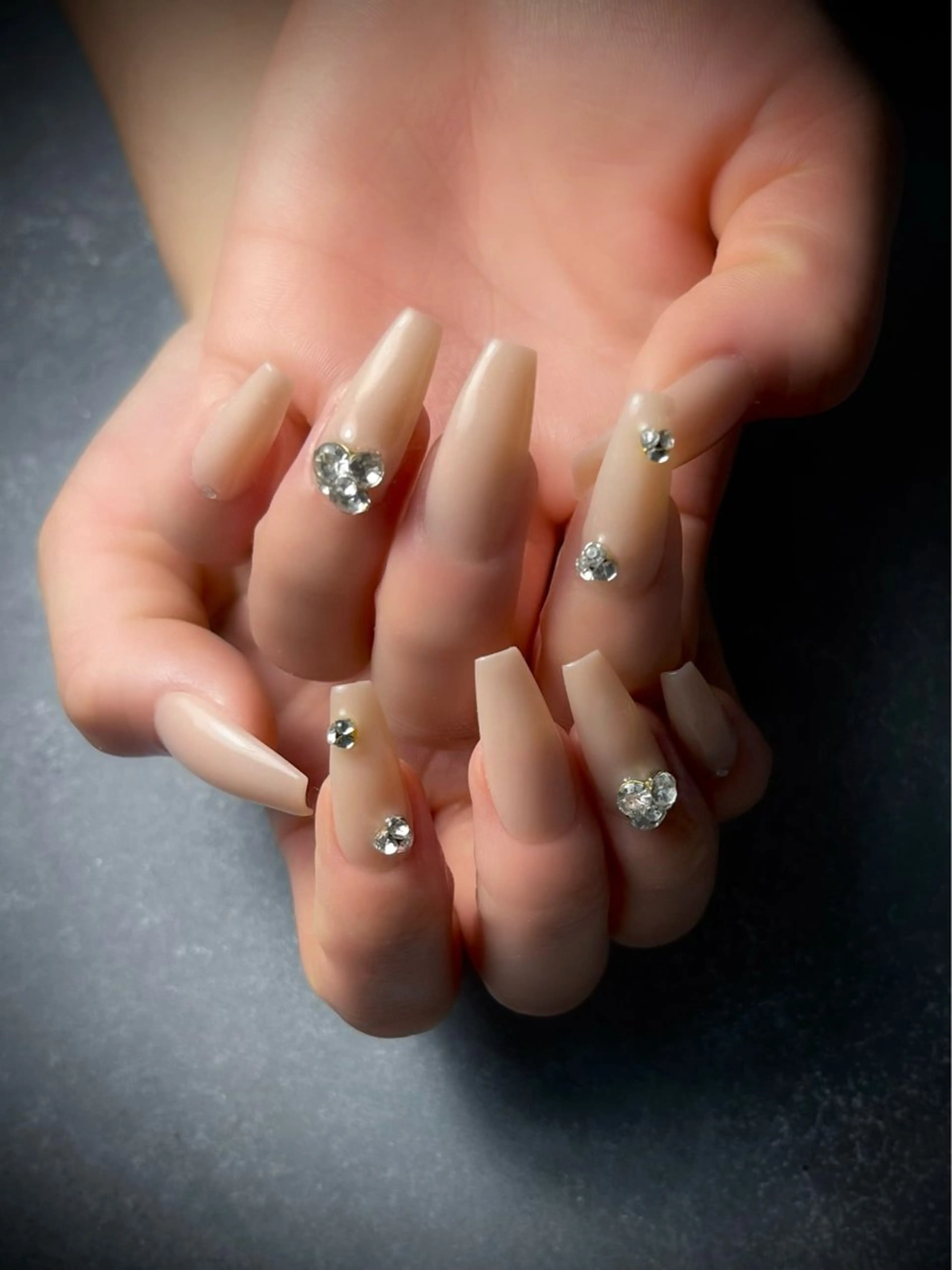 ネイル キラキラネイル マグネットネイル ワンカラーネイル スカルプネイル ワンホンネイル nine.🦋 YUKOのネイルデザイン