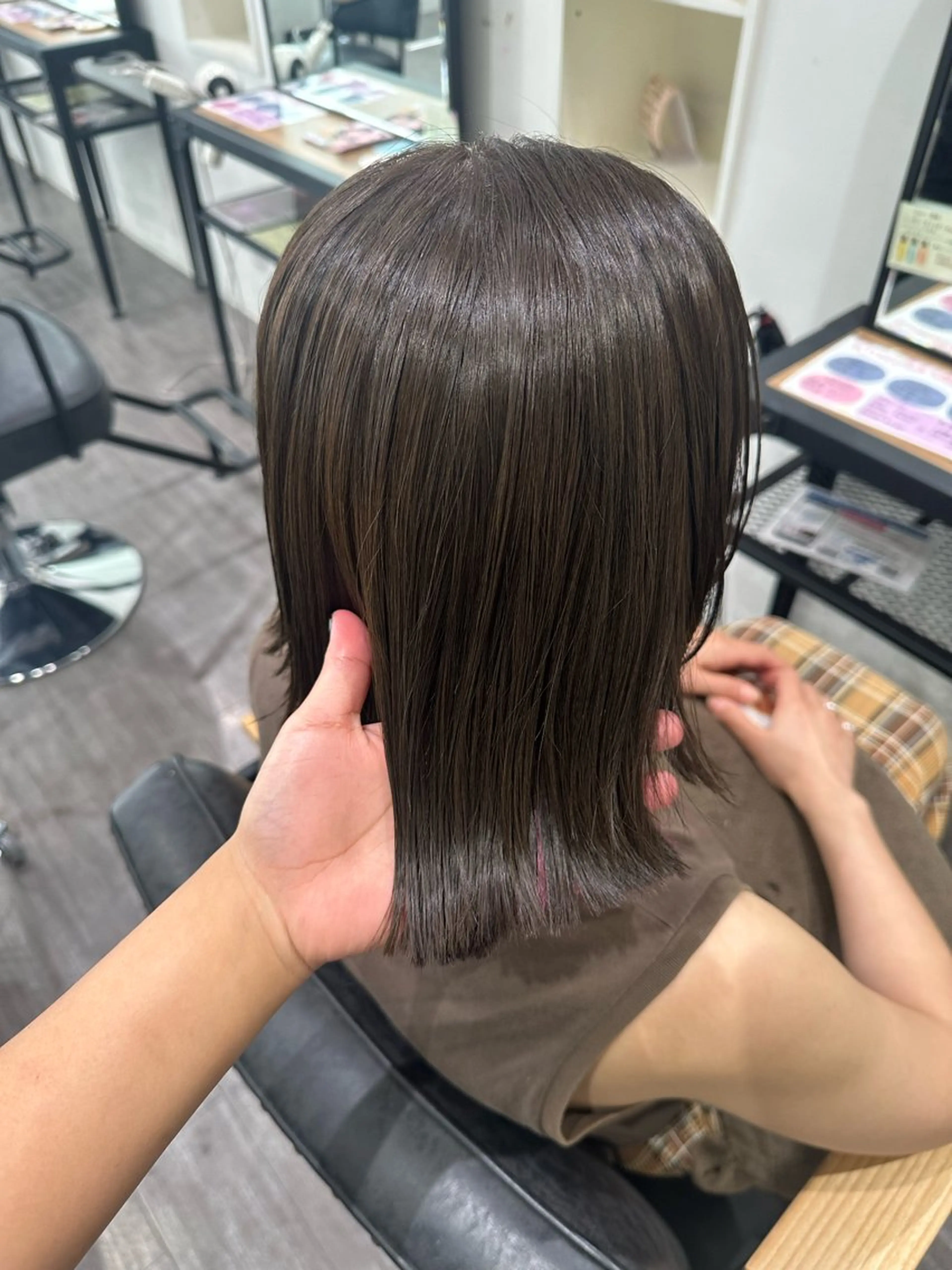 ミディアム カラー グレージュ カット ヘアカラー トリートメント 艶髪レイヤー上田 紗也🇰🇷💗のヘアスタイル
