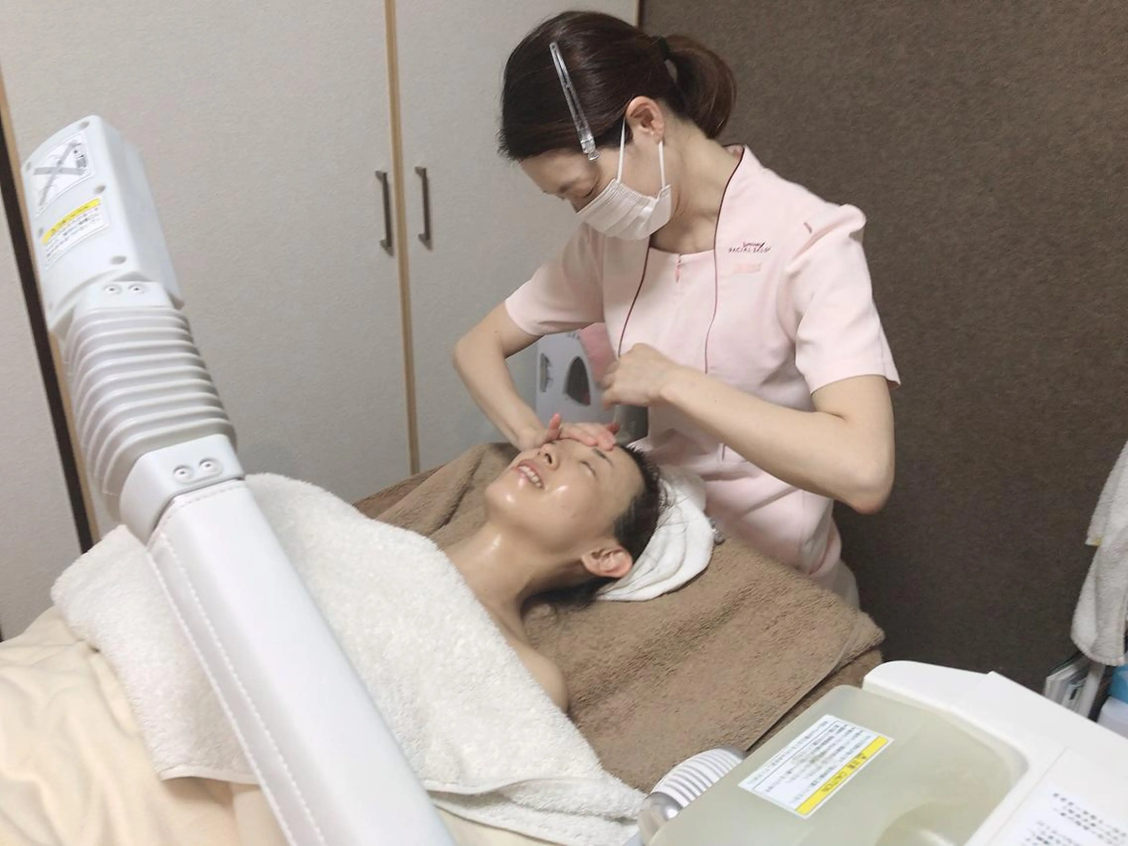 ●フェイスラインをすっきり●  エイジングケア※(10分1100円)付きフェイシャル アドバンスコースの写真