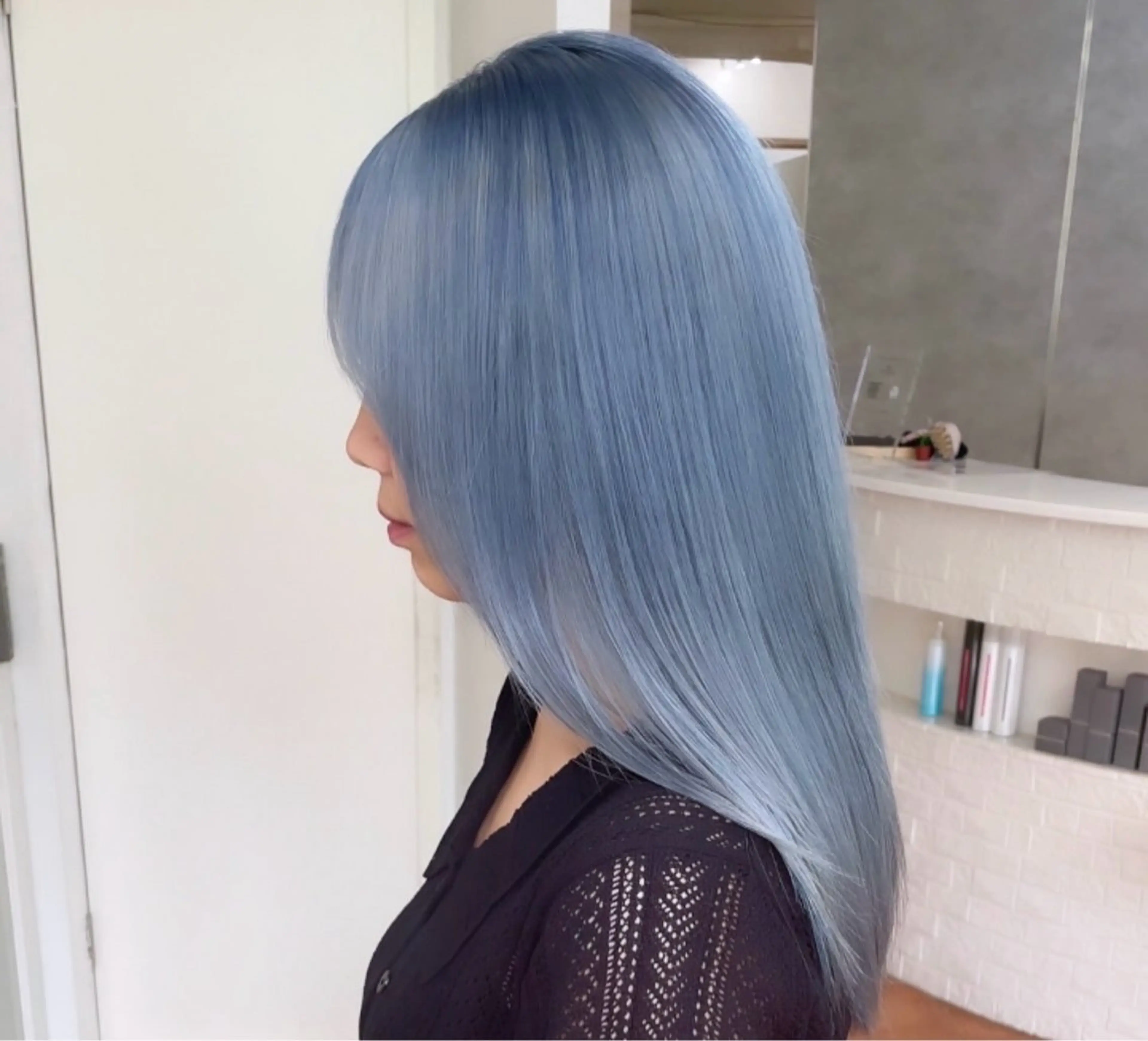 ロング カラー ブルーカラー JEWIL SHIBUYAのヘアスタイル