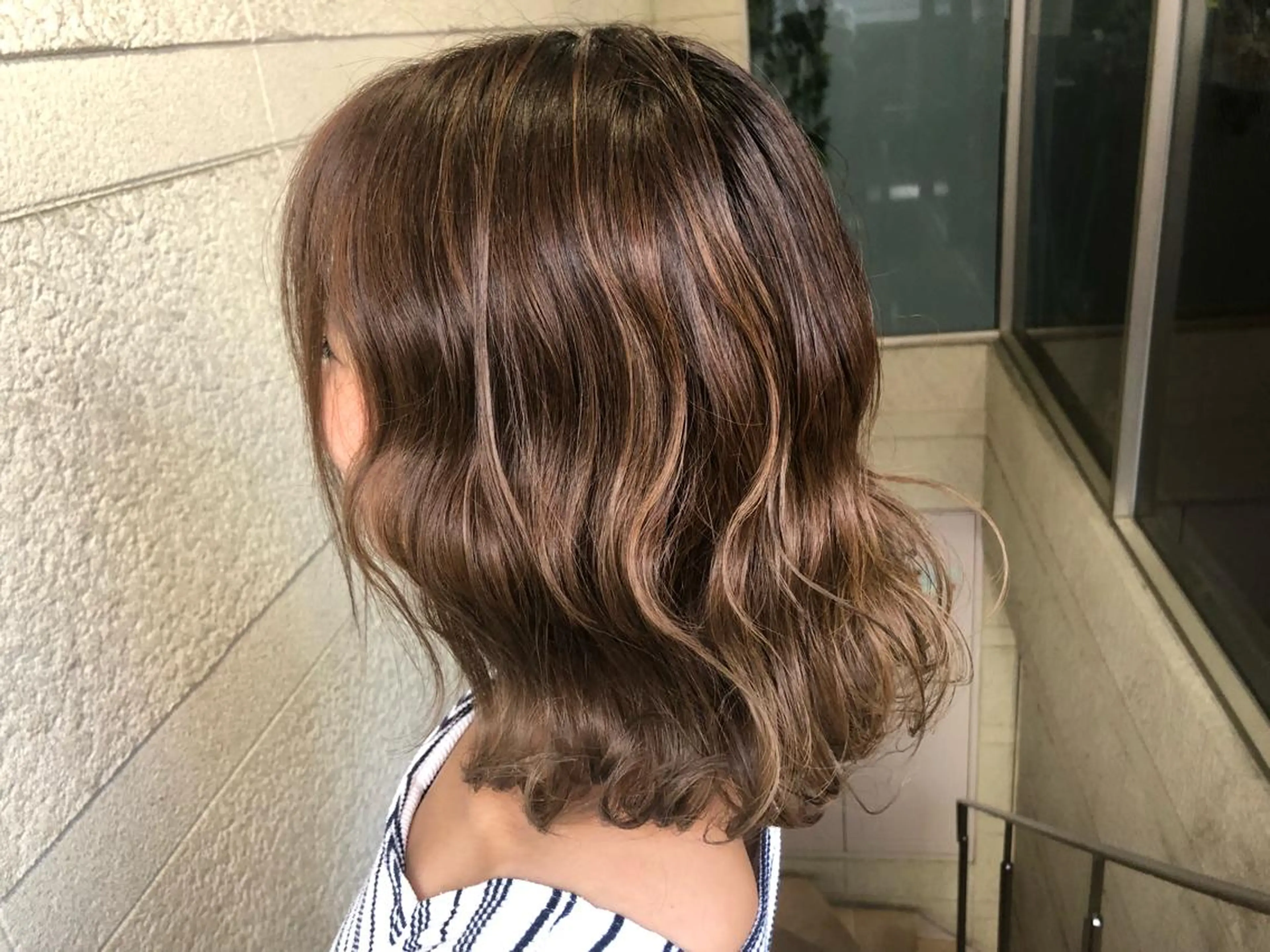 ミディアム カラー バレイヤージュ 外国人風カラー レイヤーカット alpha. カラーエクステ下妻のヘアスタイル