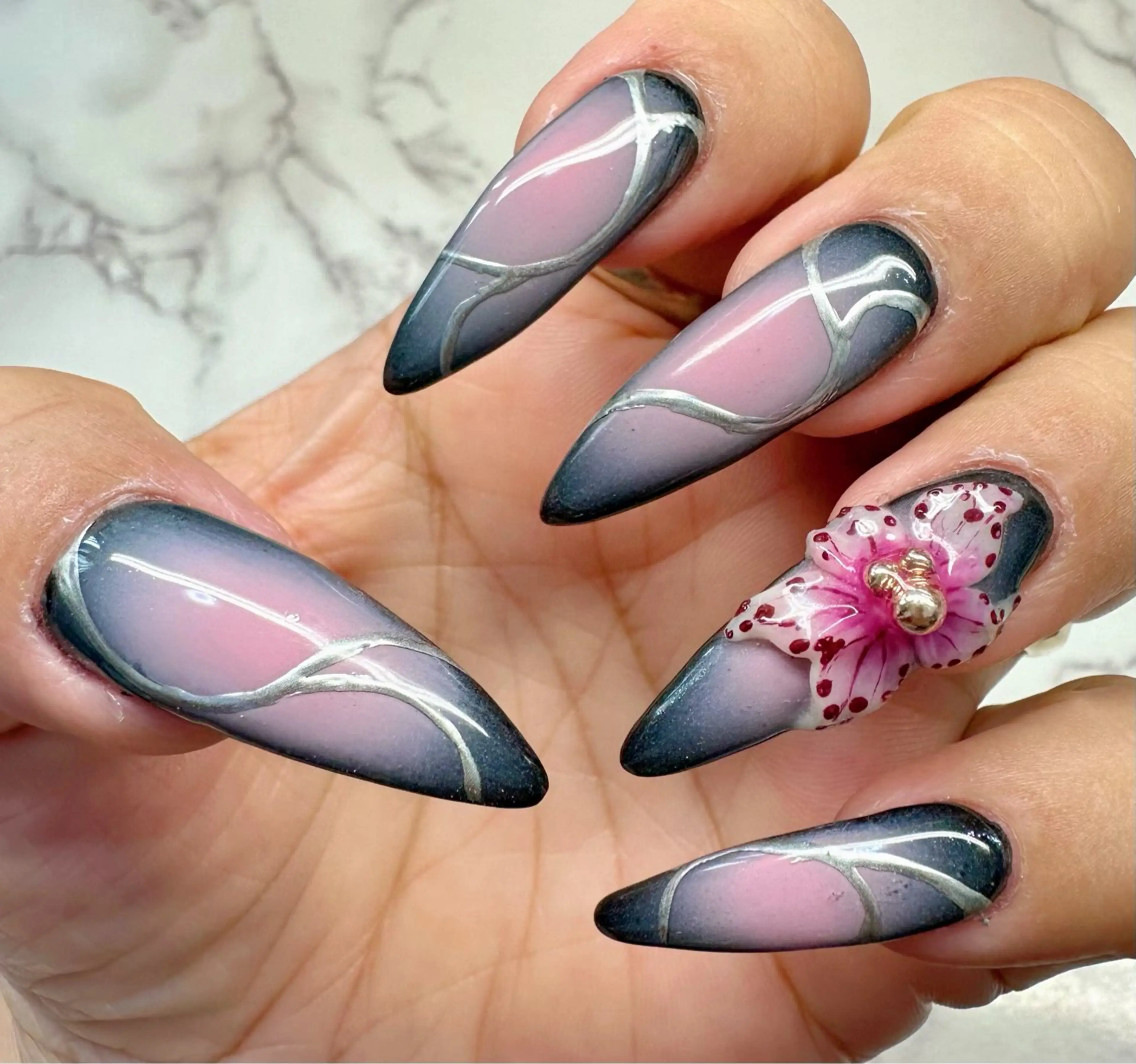 ネイル アートネイル チークネイル ハート キラキラネイル ラメ(グリッター) M.N_ nailのネイルデザイン