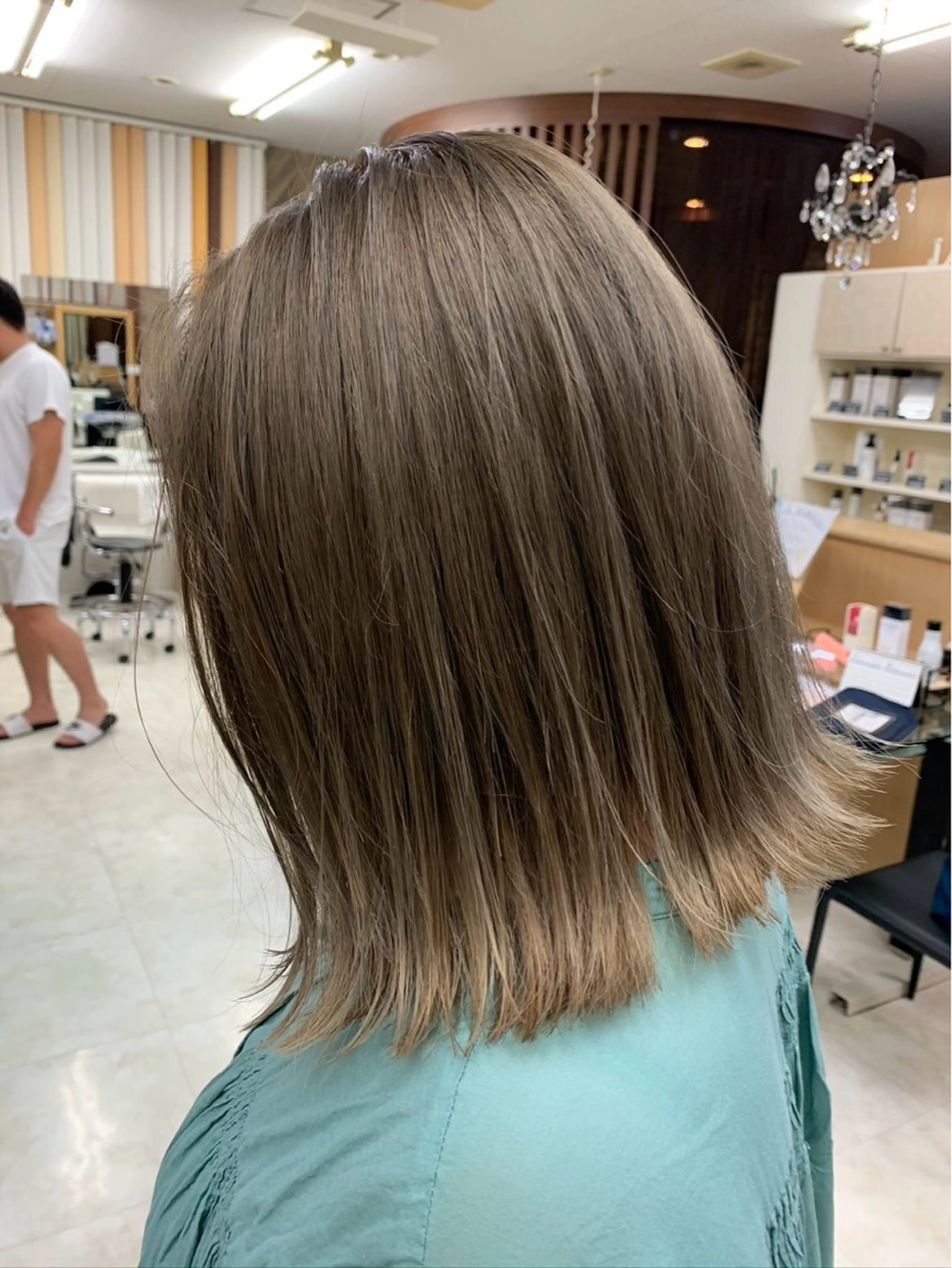 カラー 宇座 杏音のヘアスタイル