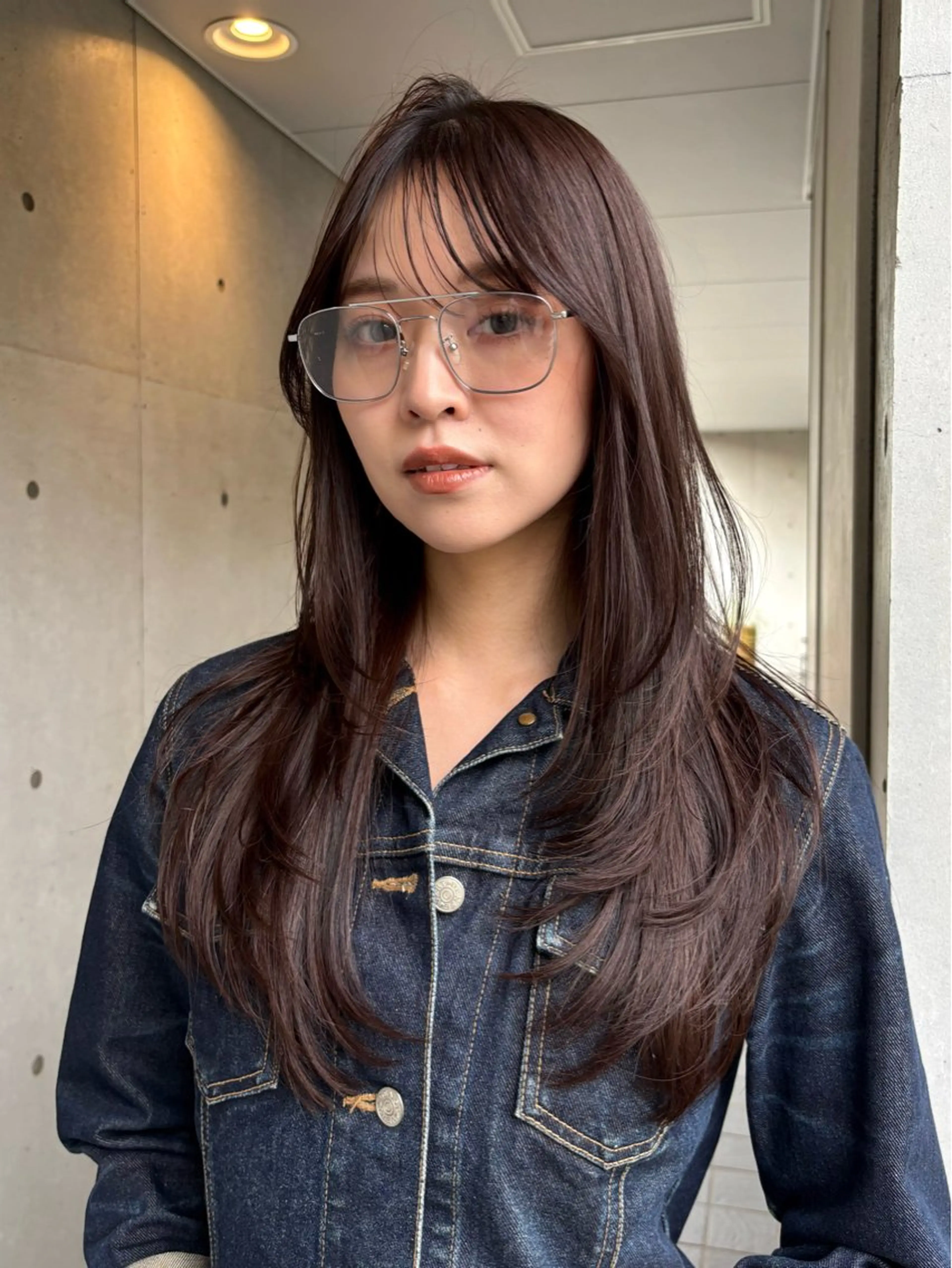 ロング 顔まわりレイヤー 顔周りカット レイヤーカット 佐藤 芽依のヘアスタイル