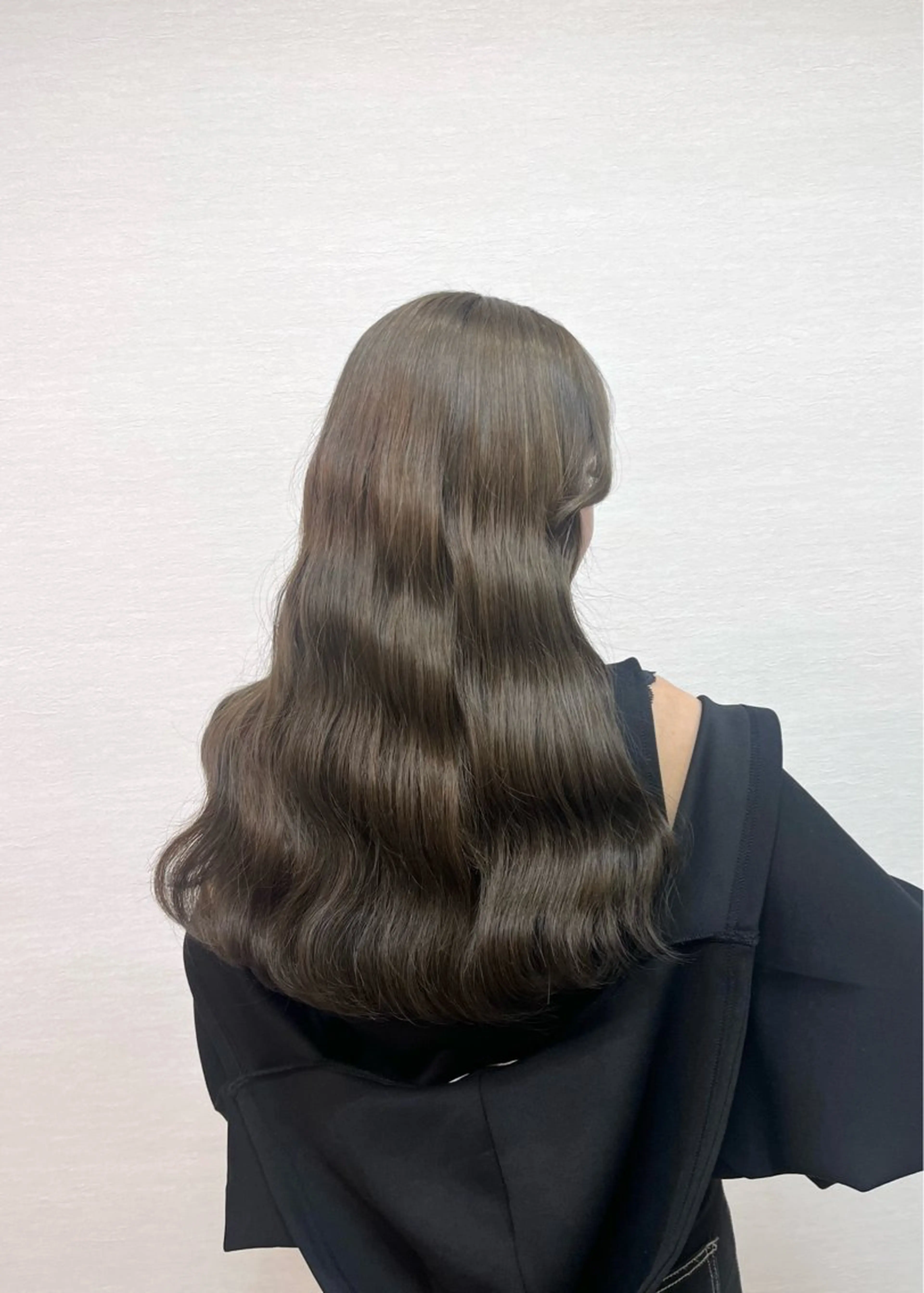 ロング カラー ブリーチ グレージュ オリーブグレージュ オリーブグレー 村田梨乃/ minim hairのヘアスタイル