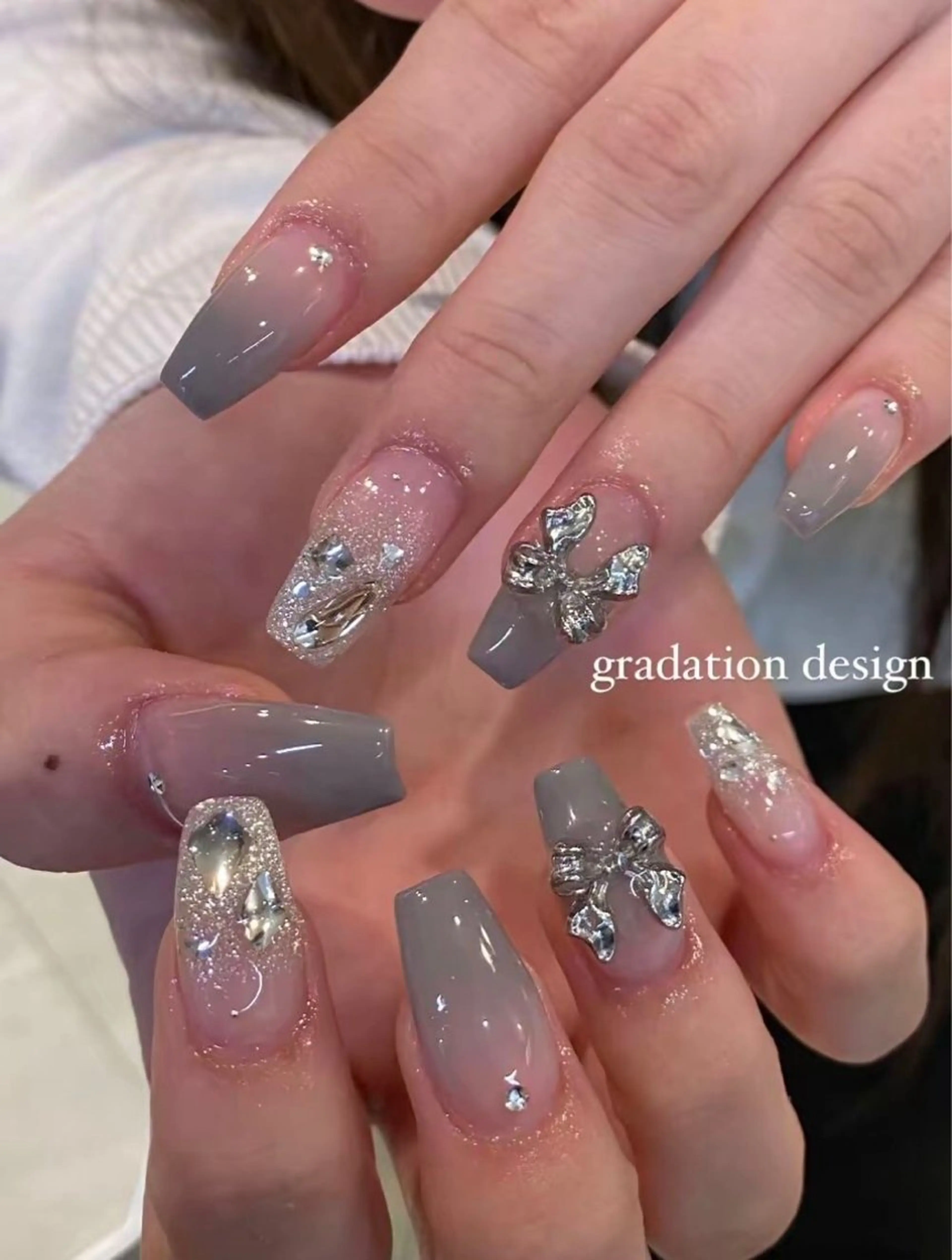 ネイル グラデーション ラメ(グリッター) マグネットネイル ミラーネイル ニュアンスネイル ハンドネイル Lumi de nails所属・Lumi de nailsのネイルデザイン