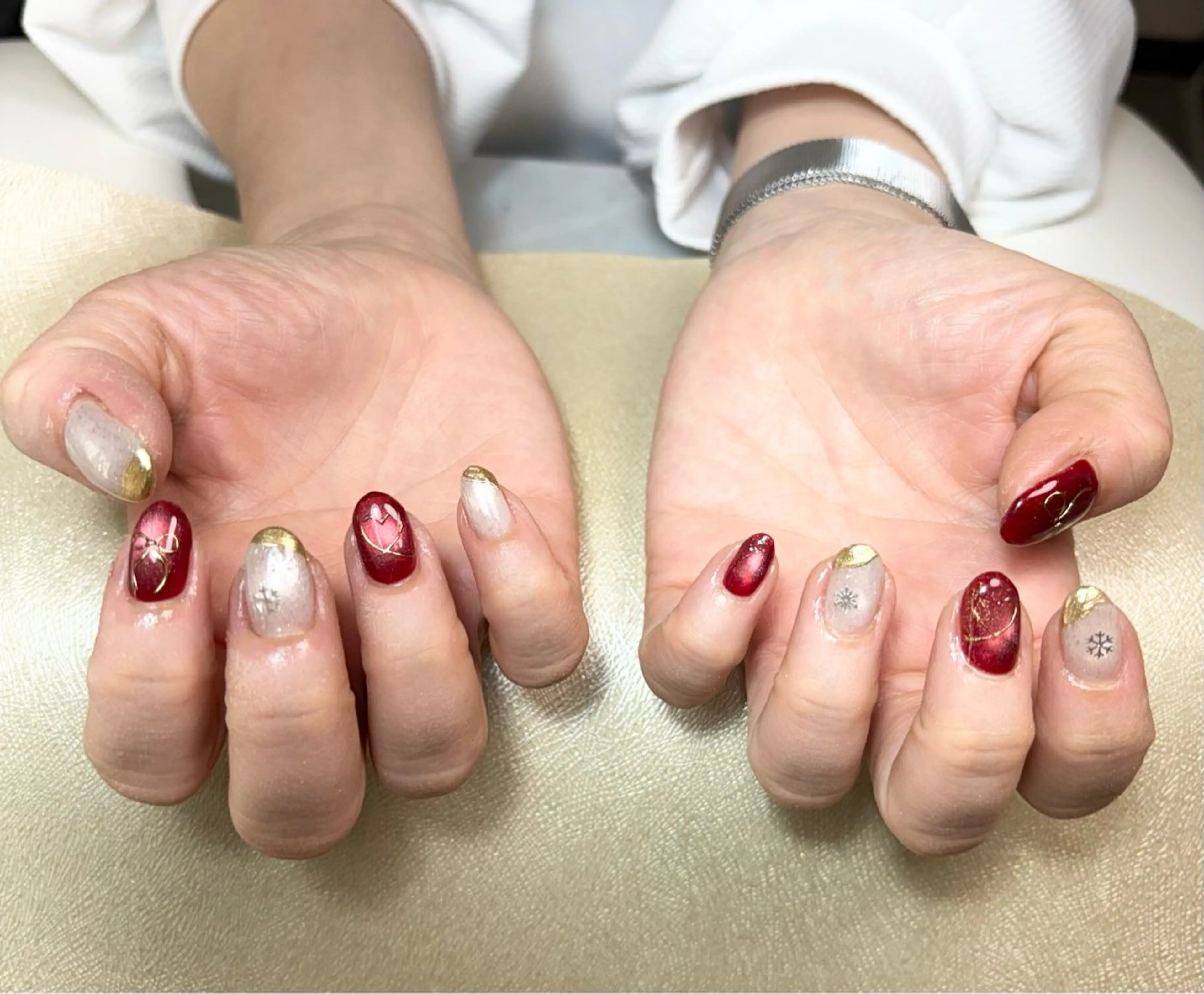 ネイル ボルドー キラキラネイル マグネットネイル ミラーネイル 冬ネイル ハンドネイル ✨韓国✨nail salonLumieのネイルデザイン