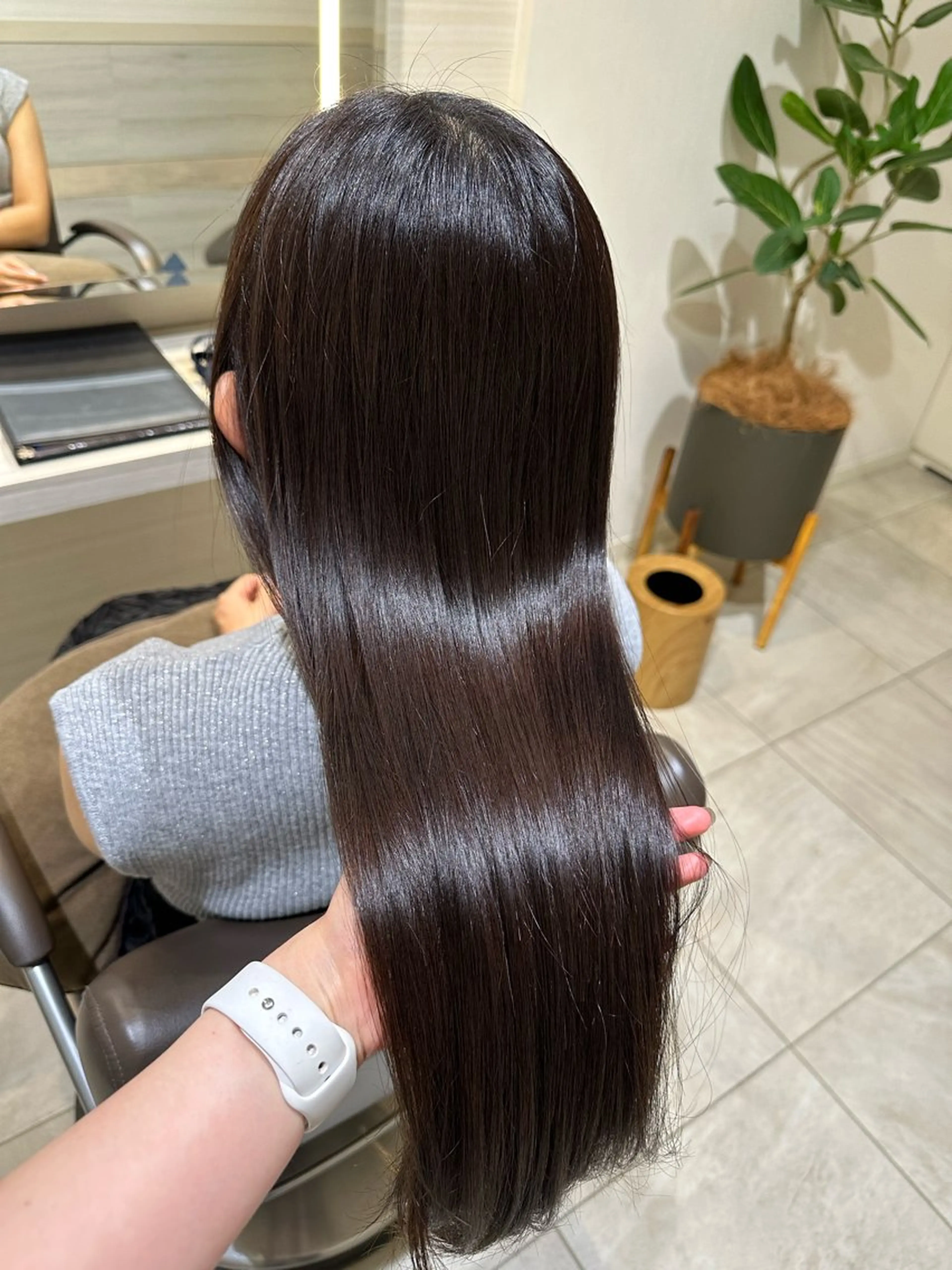 ロング カラー ヘアアレンジ タイトボブ個性派カラ ーAKANEのヘアスタイル