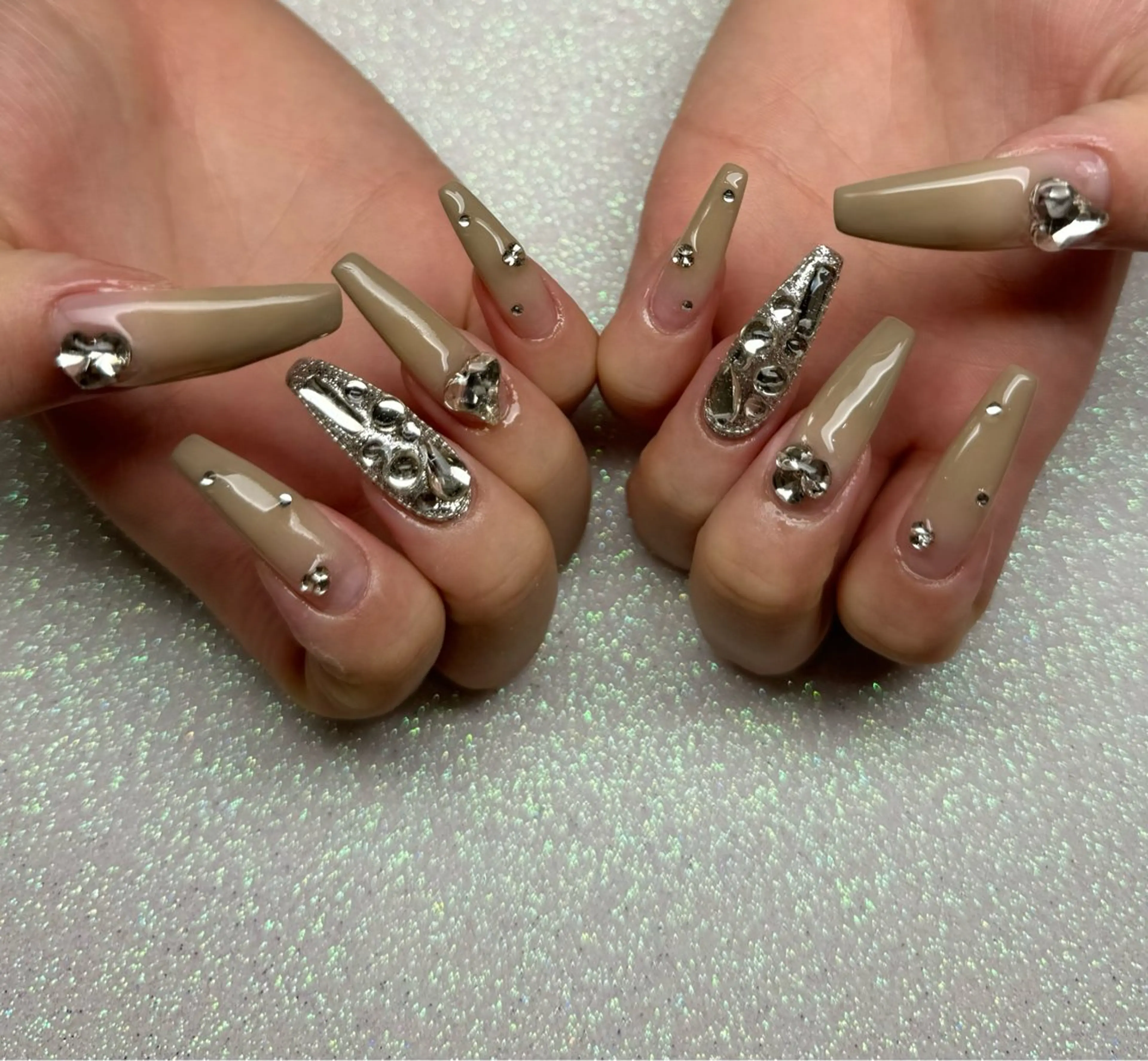 ネイル VIERU 🌈🎀💖のネイルデザイン