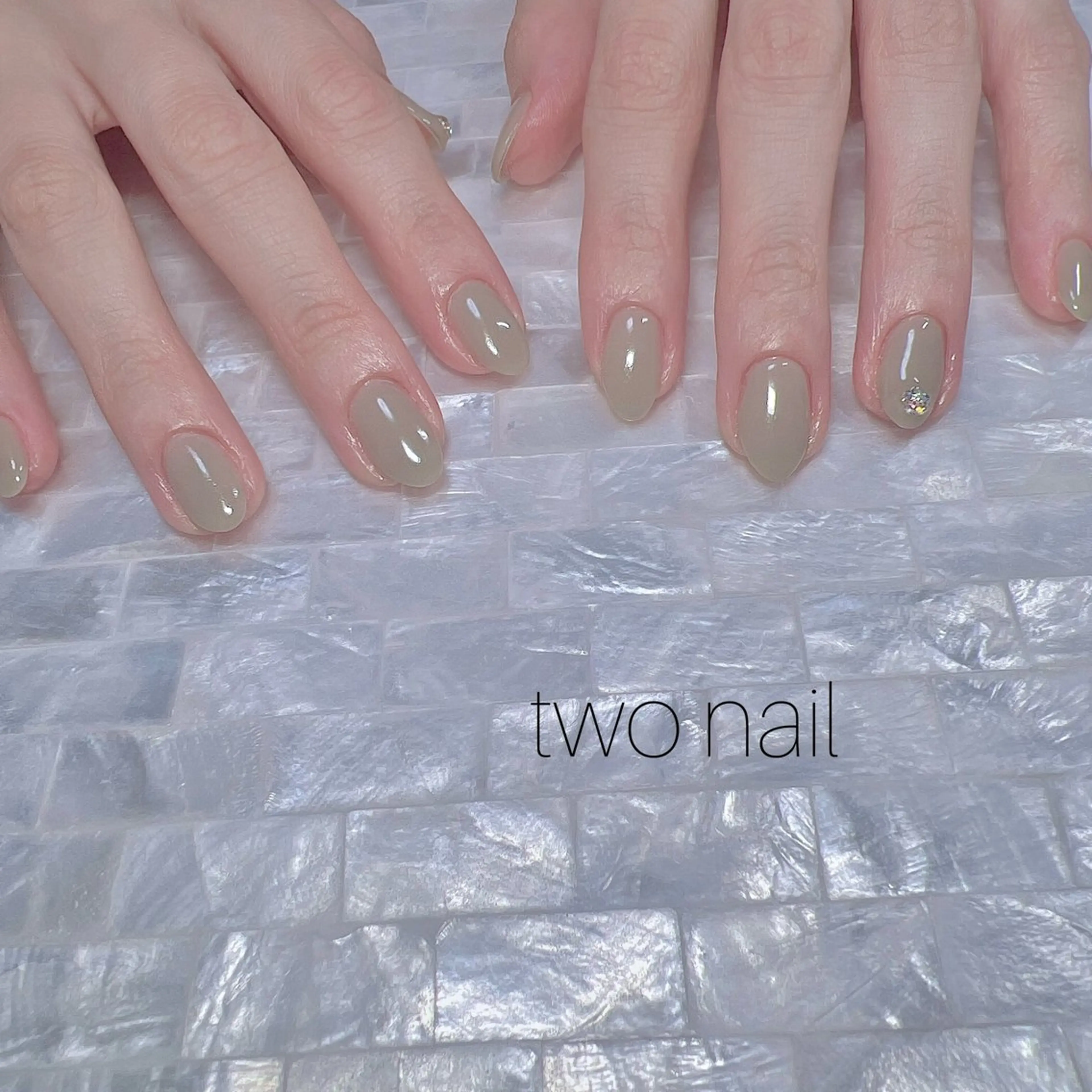ネイル ネイルチップ ホワイト ハンドネイル two nailのネイルデザイン