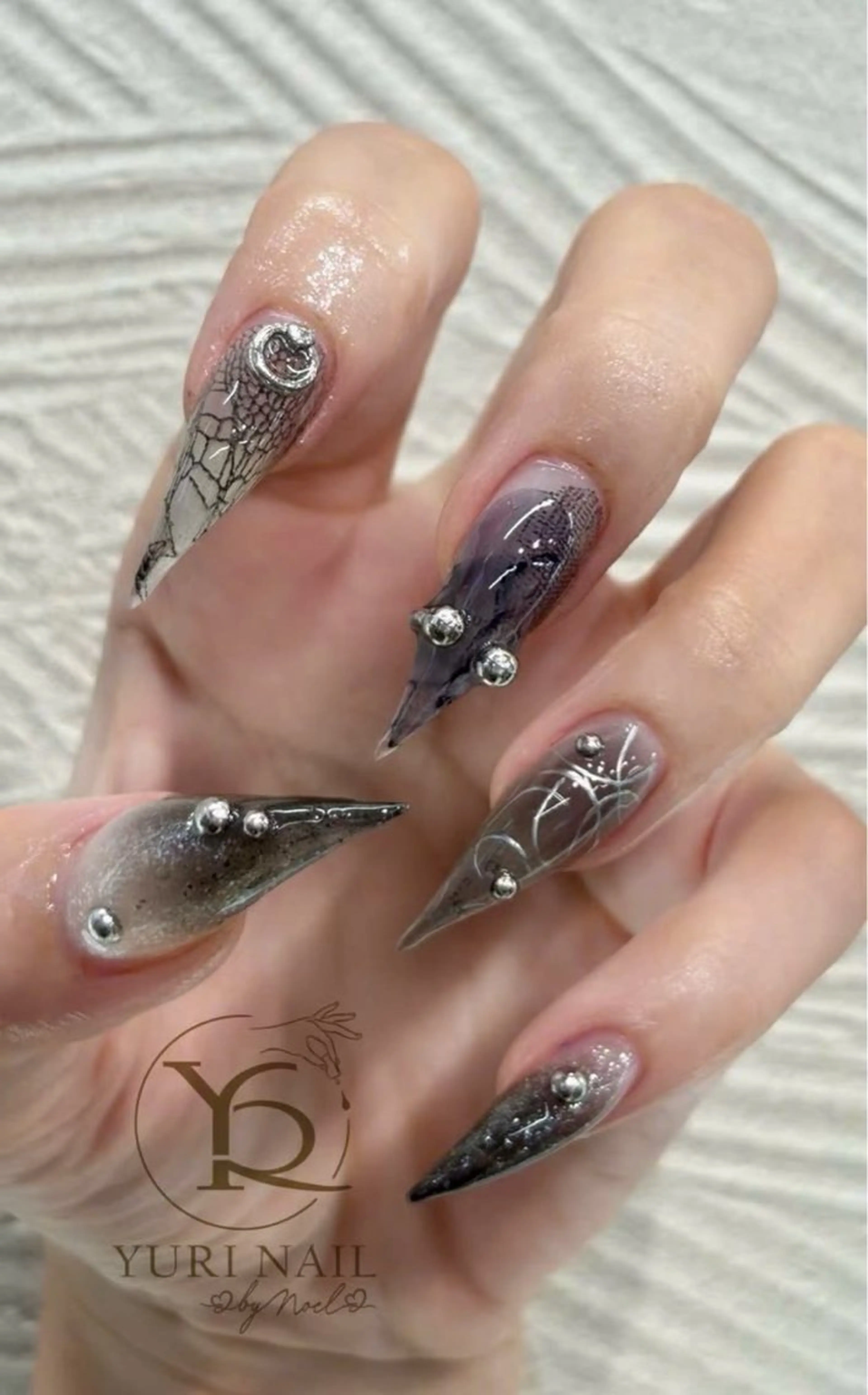 ネイル チークネイル フットネイル フレンチネイル グラデーション キラキラネイル ハンドネイル フットネイル ハンドケア YURI Nail Salon Funabashi所属・YURI Nail Funabashiのネイルデザイン