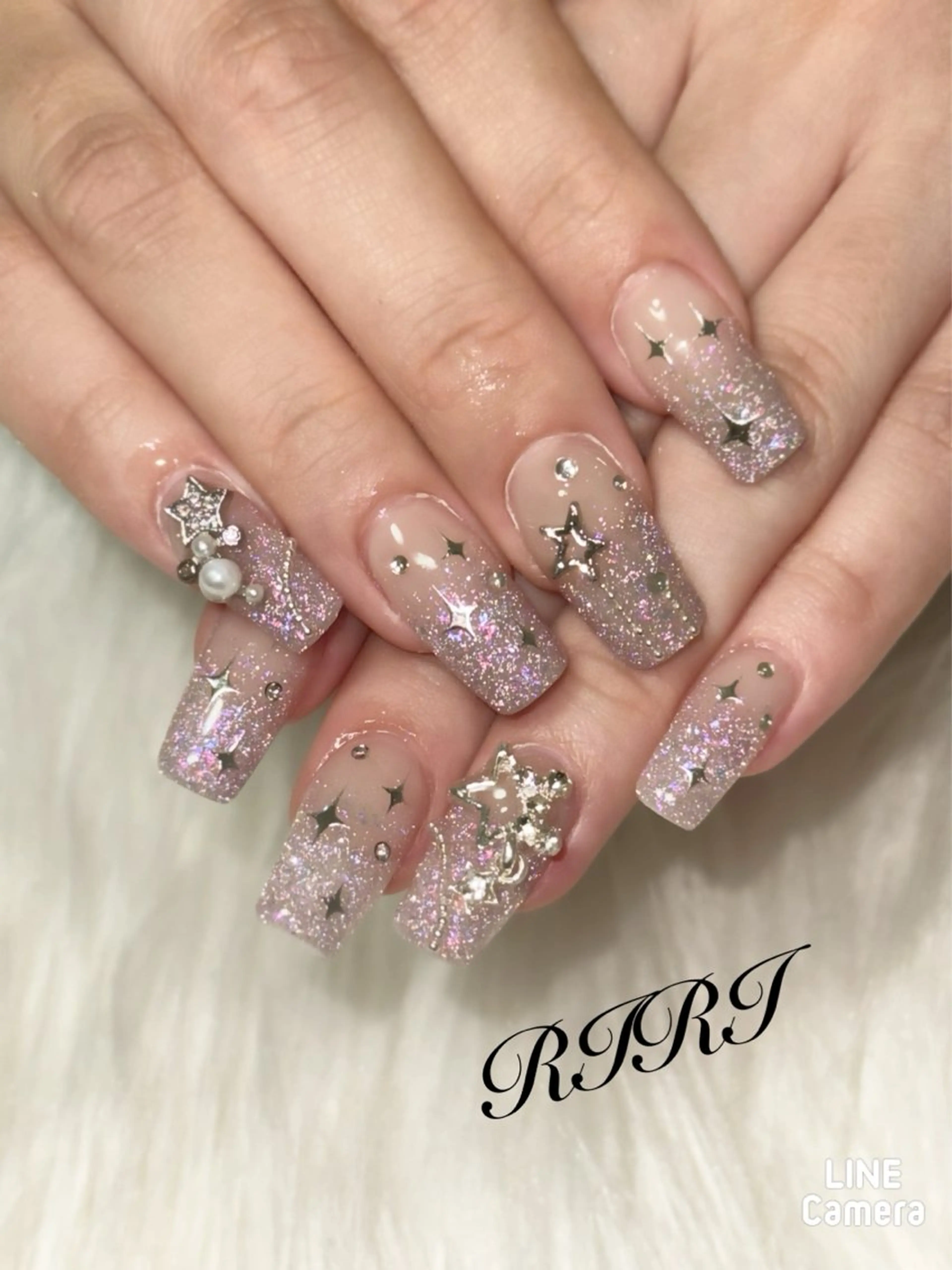 ネイル フラッシュネイル ジェルネイル キラキラネイル 韓国ネイル ラメ(グリッター) riri オーナーのネイルデザイン