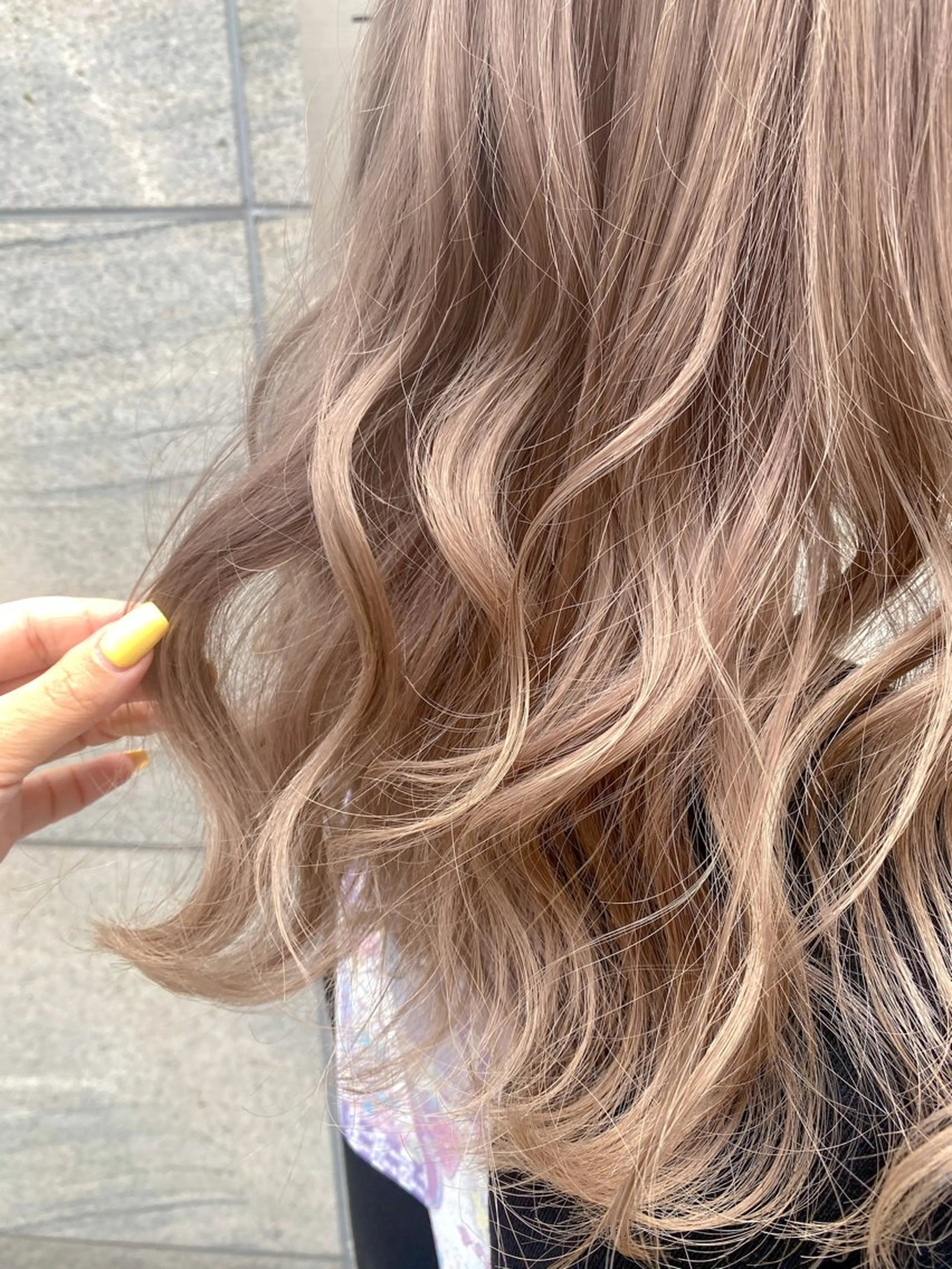 ミディアム カラー ベージュカラー ミルクティーベージュ Cherie所属・Chérie Honokaのヘアスタイル