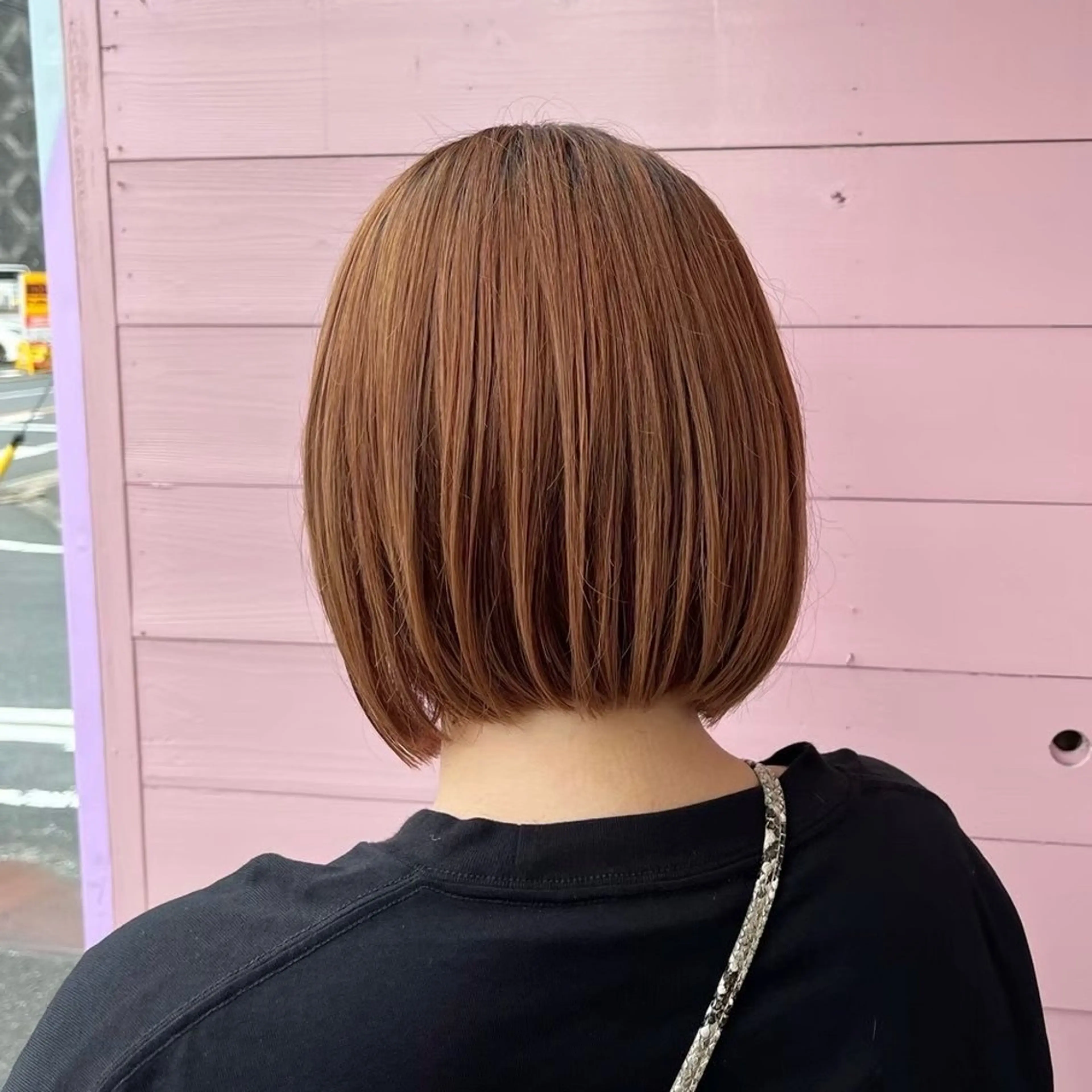 ショート カラー カット ヘアカラー トリートメント ☘️折戸結菜☘️ ハイトーンカラーのヘアスタイル