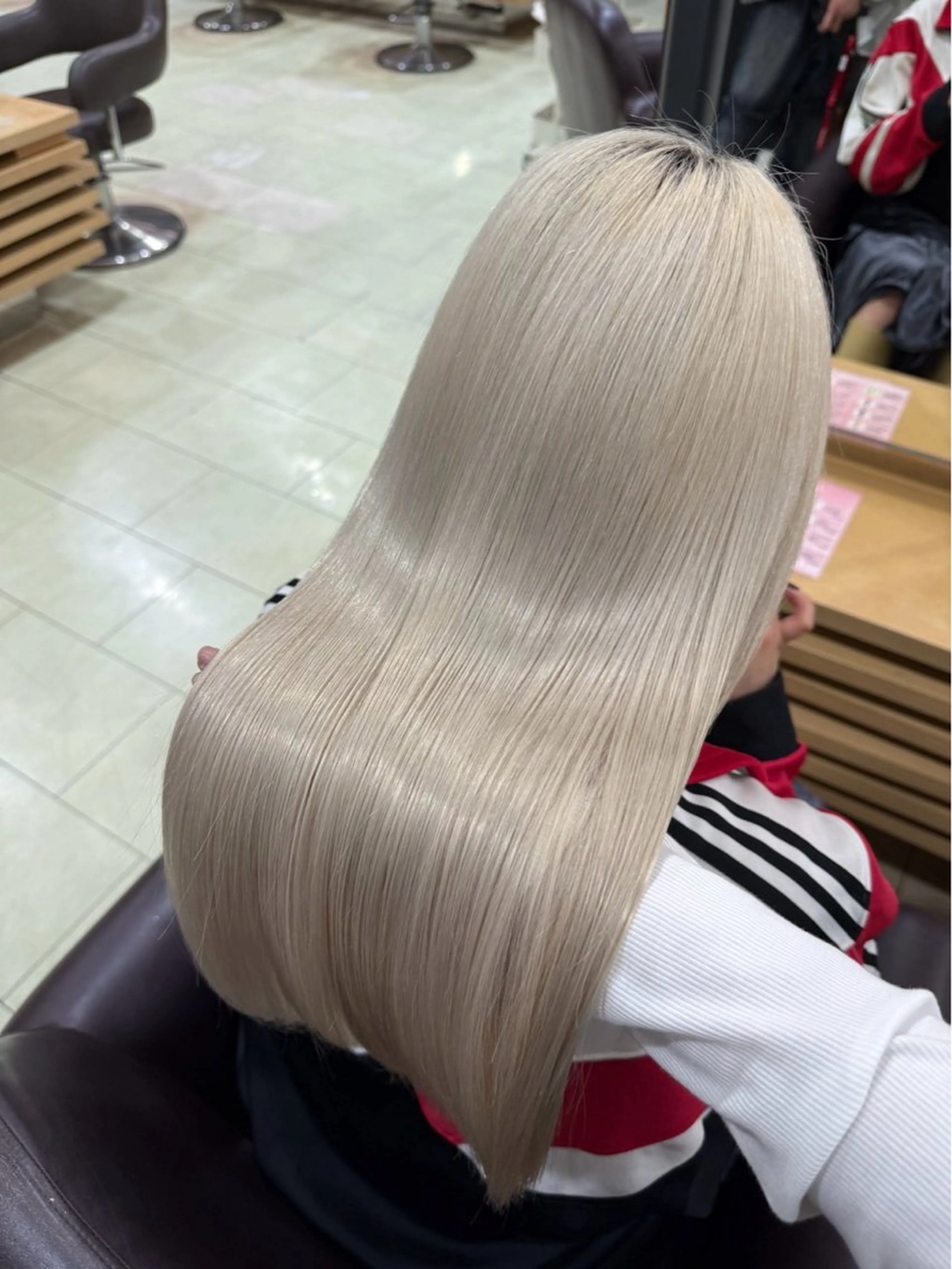 カラー ブリーチ ケアブリーチ デザインカラー ダブルカラー イヤリングカラー だいじゅ/パーマ/ メンズカット/カラーのヘアスタイル