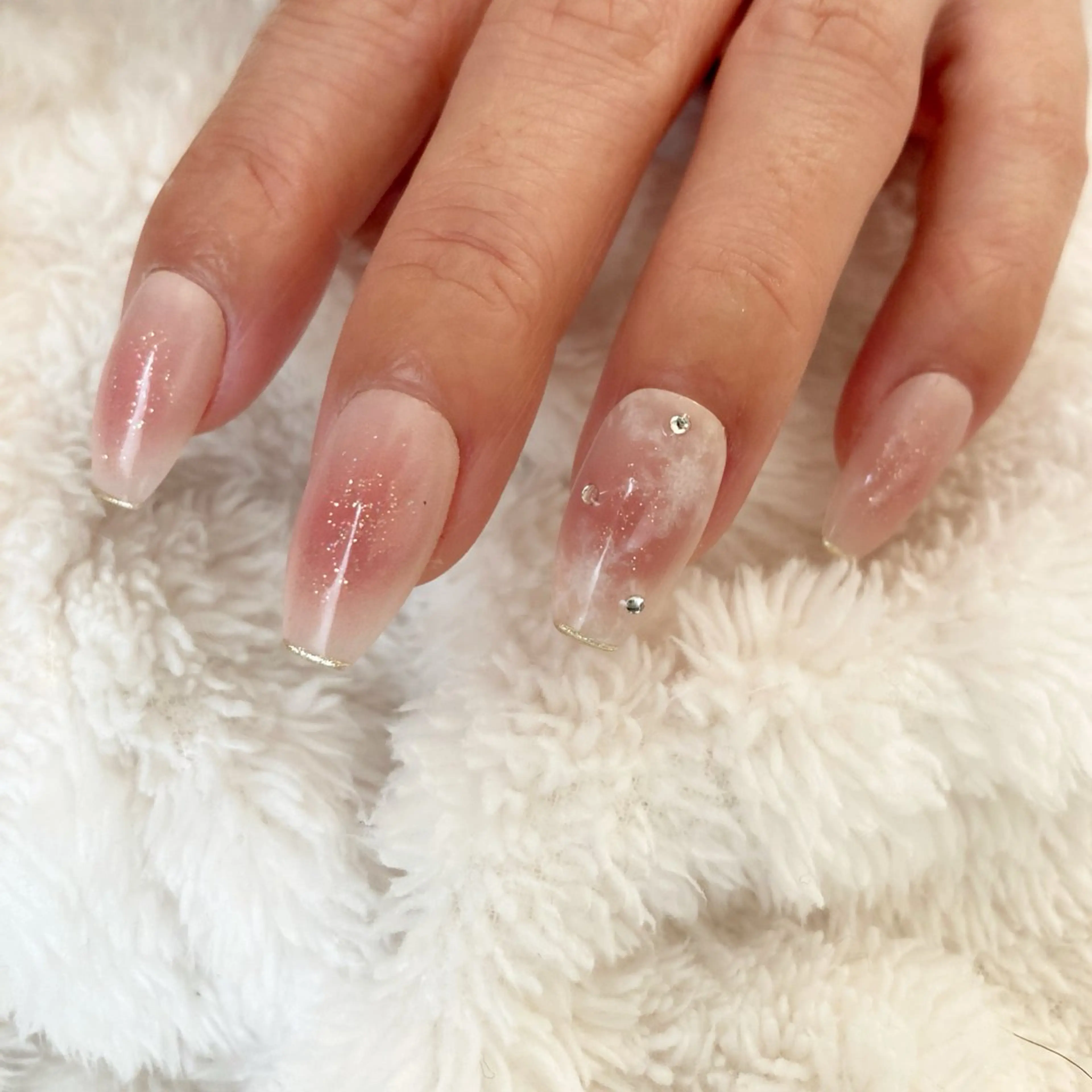 ネイル チークネイル Legit nail salonのネイルデザイン