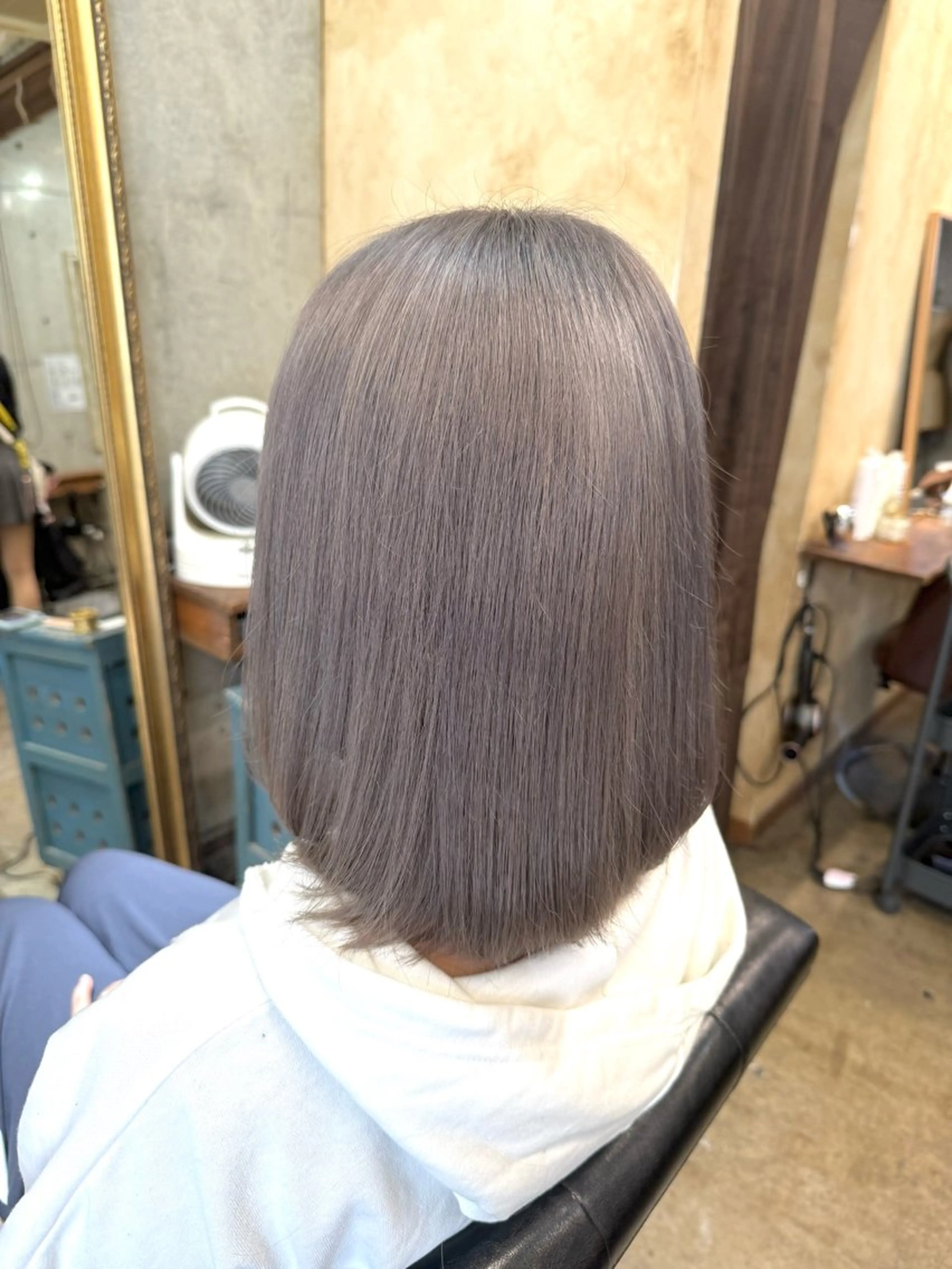 ミディアム カラー シルバー カット ヘアカラー トリートメント Cadre新小岩🫧 栗原葵のヘアスタイル