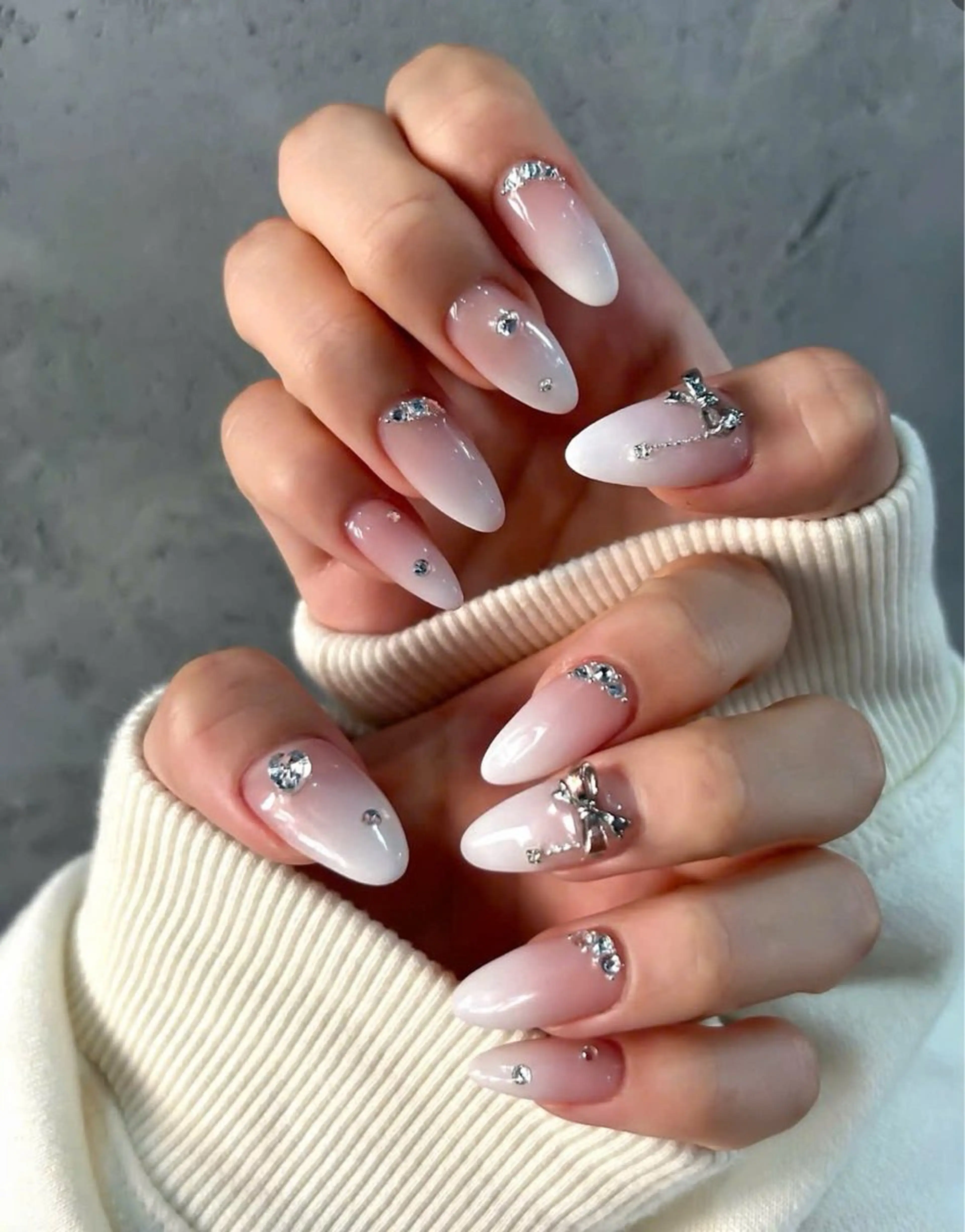 ネイル フレンチネイル キラキラネイル マグネットネイル ミラーネイル ニュアンスネイル ハンドネイル Tira Nailのネイルデザイン