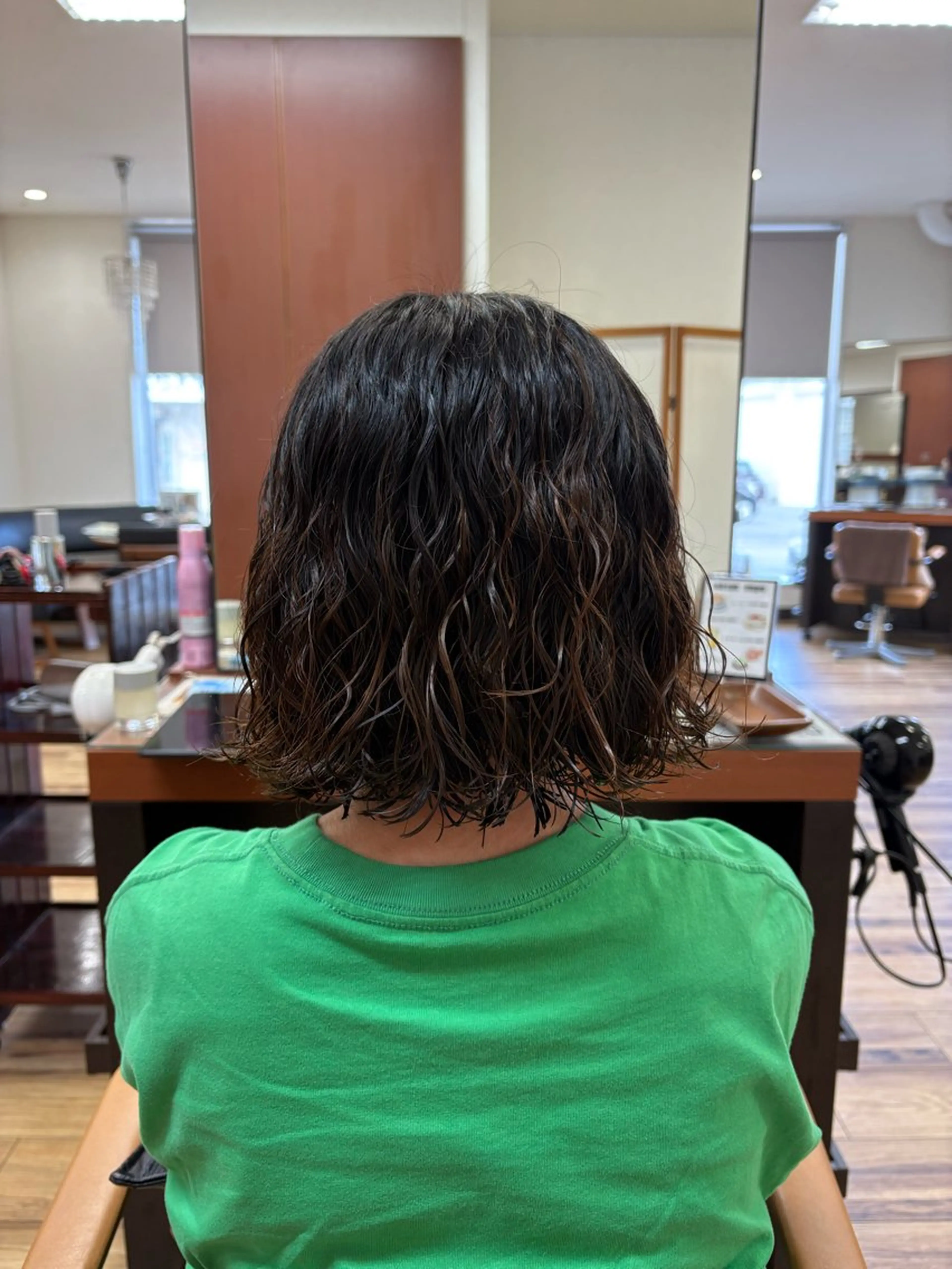 ショート パーマ カット ヘアーメイクデビュー所属・新里 涼花のヘアスタイル