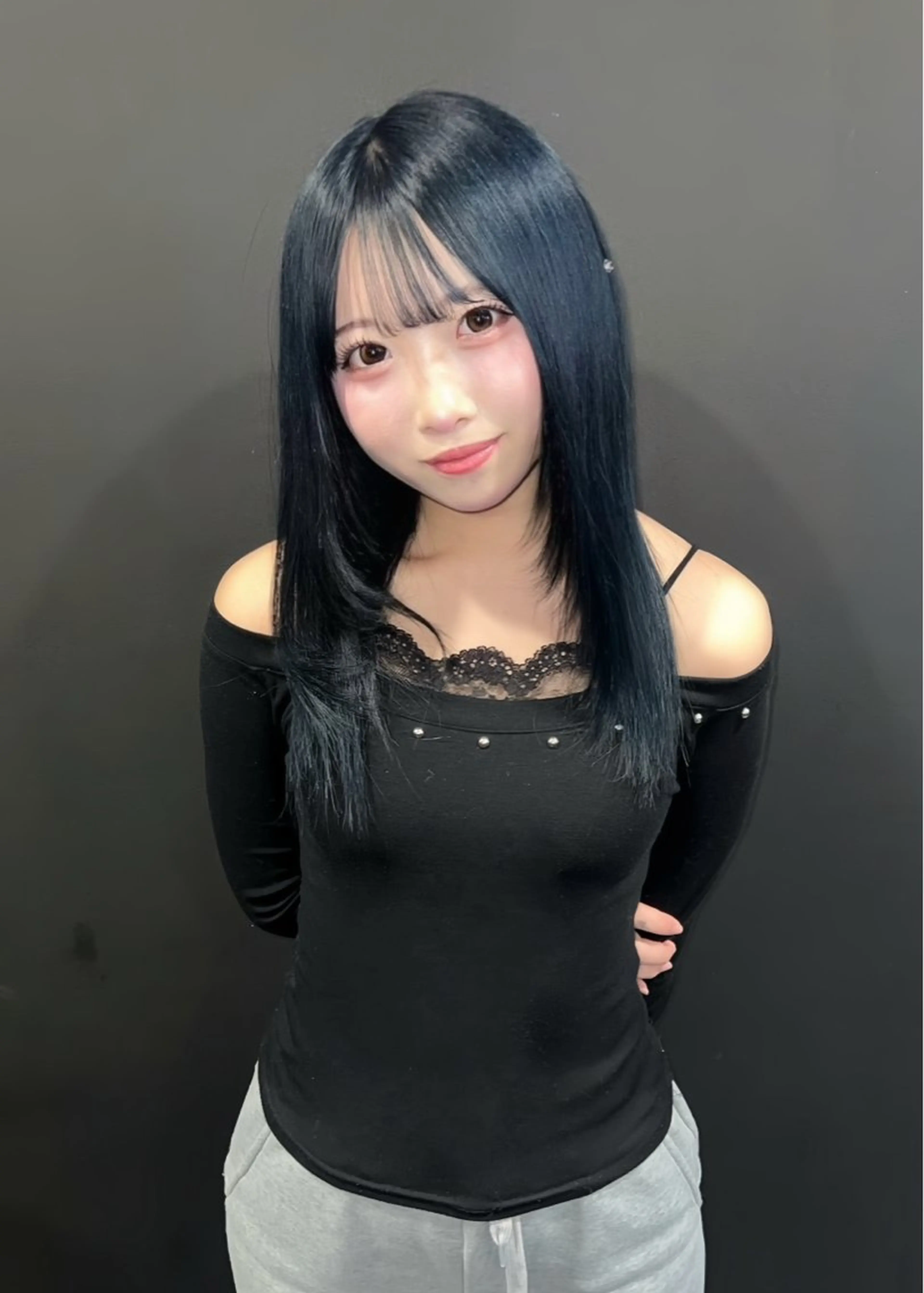 セミロング ヘアカラー miku /原宿美容師/y2kのヘアスタイル