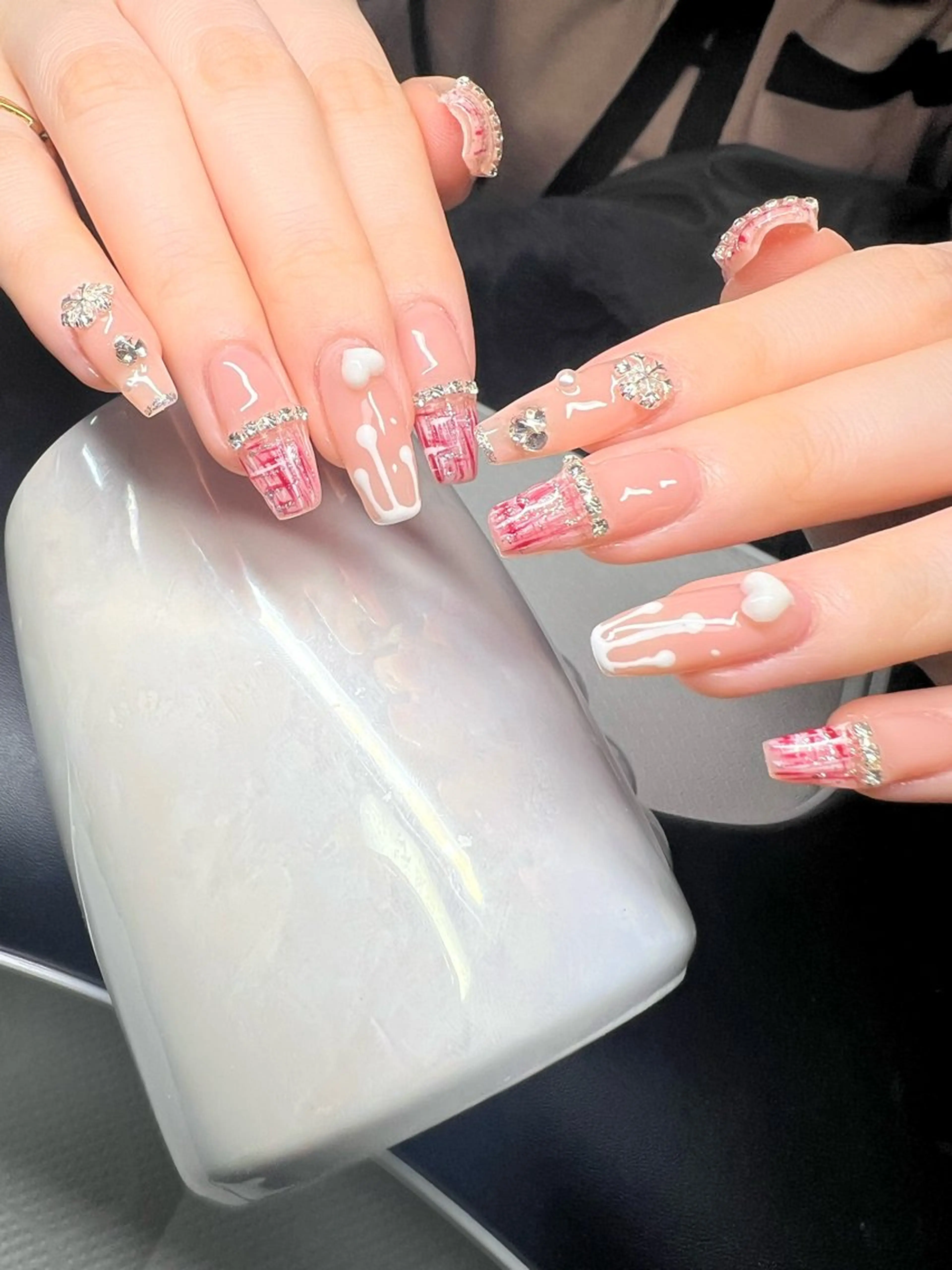 ネイル オーロラネイル チークネイル 長さ出し フットネイル フレンチネイル ハンドネイル Lee Nailsのネイルデザイン