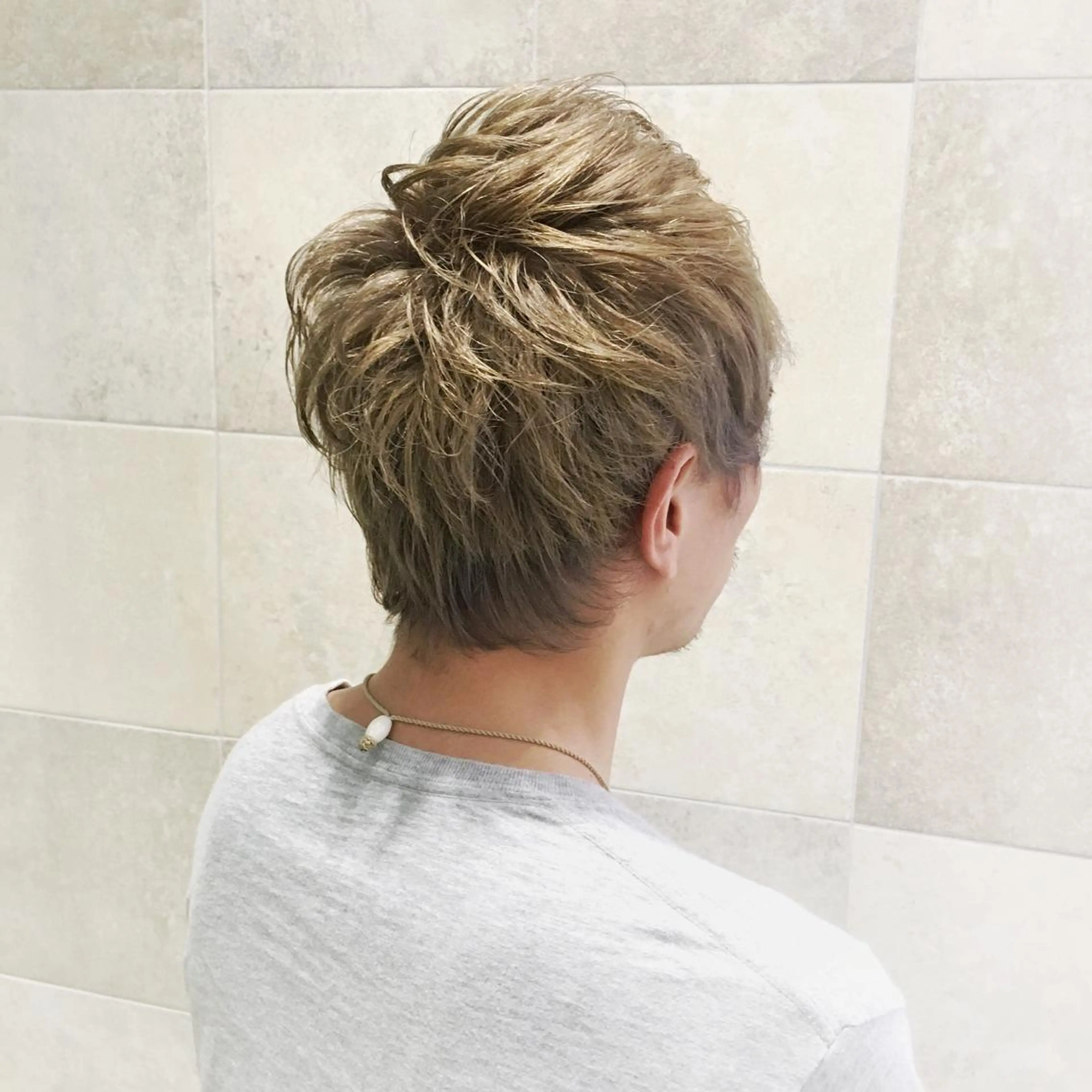 カラー メンズ メンズブリーチ ブリーチ カット ヘアカラー カット／メンズカット 藤田麻衣のヘアスタイル