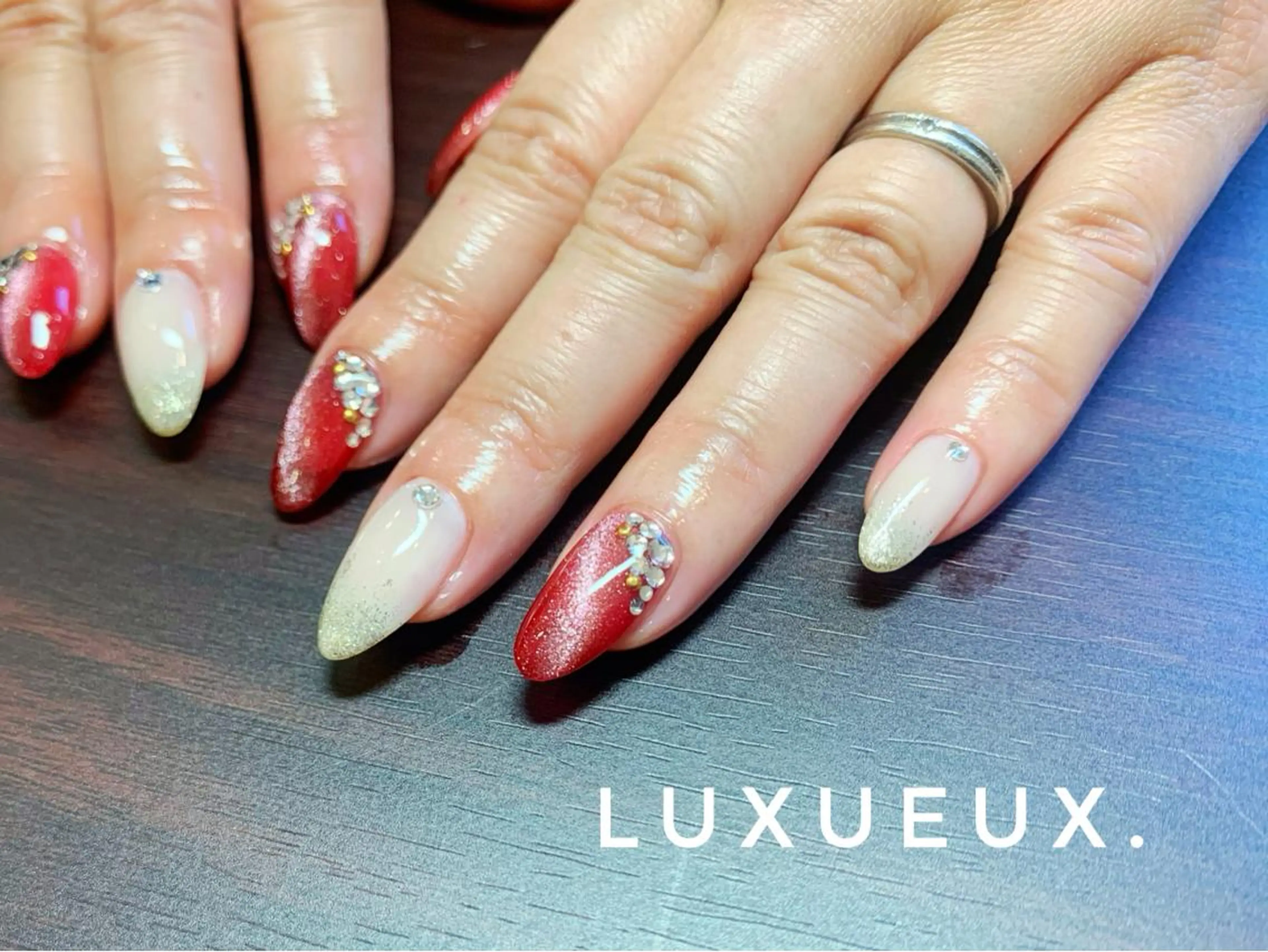 ネイル LUXUEUX春日店所属・LUXUEUX春日店 (ルクソー)のネイルデザイン