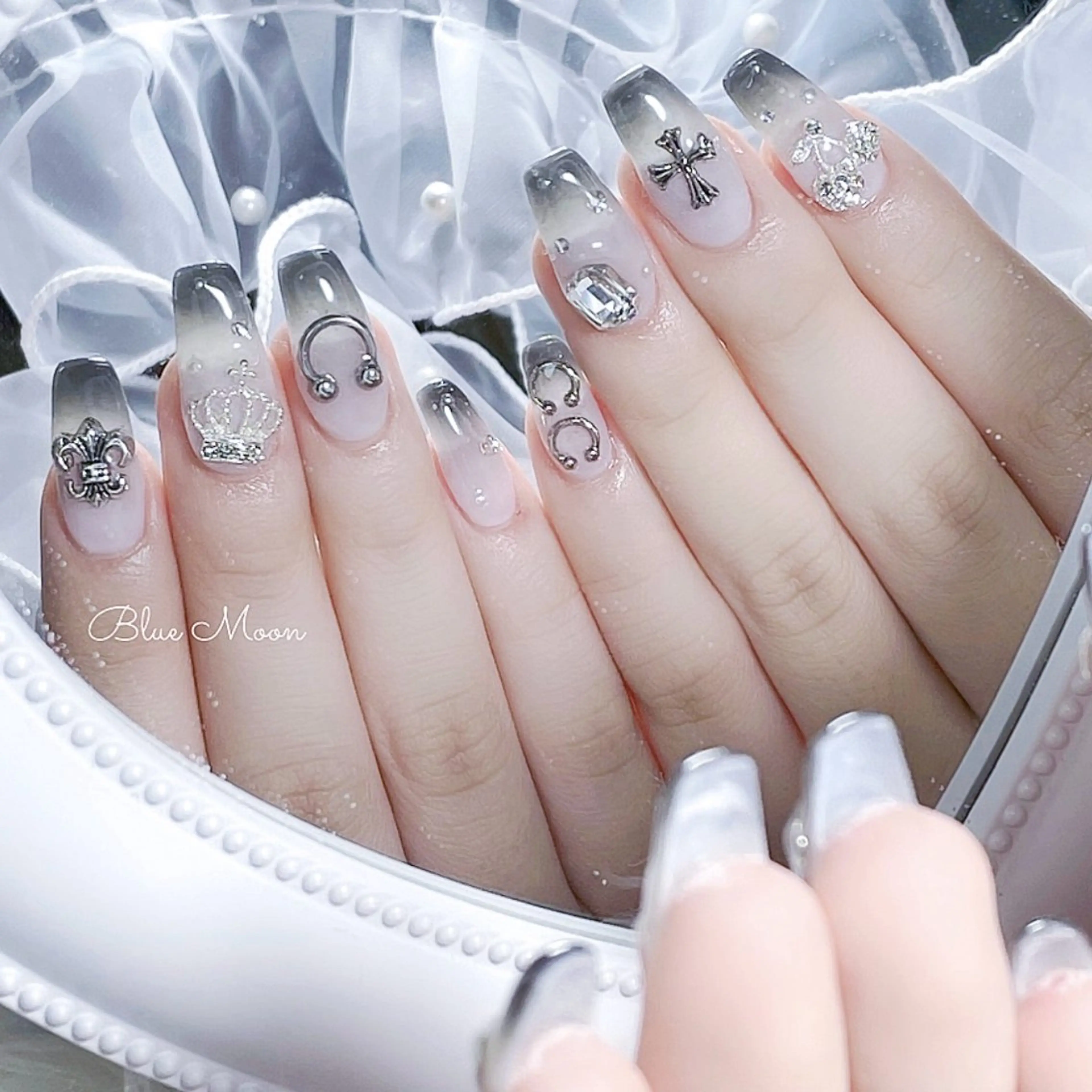 ネイル ハンドネイル ハンドケア nail salon Blue Moonのネイルデザイン