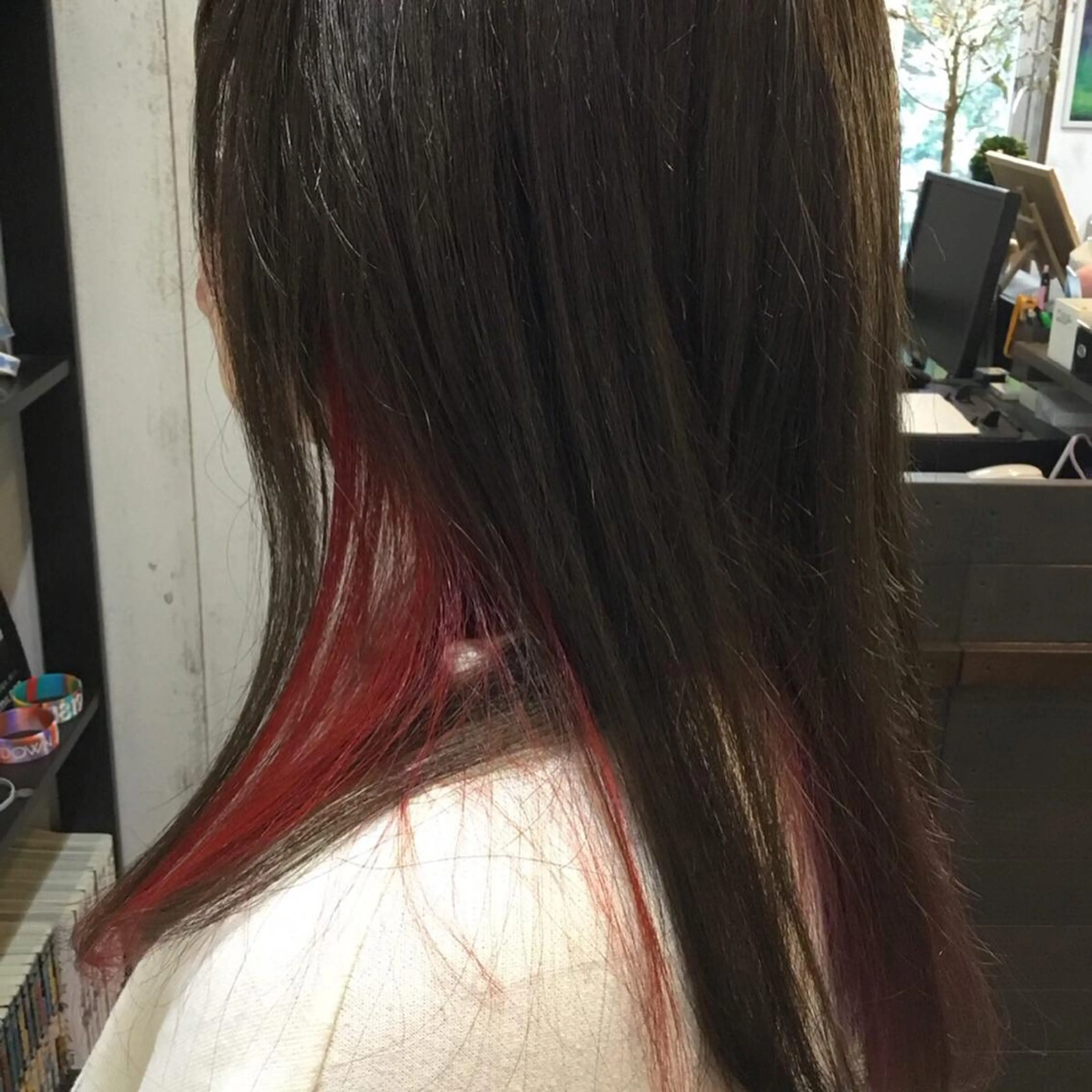 セミロング カラー embrace エンブレイスのヘアスタイル