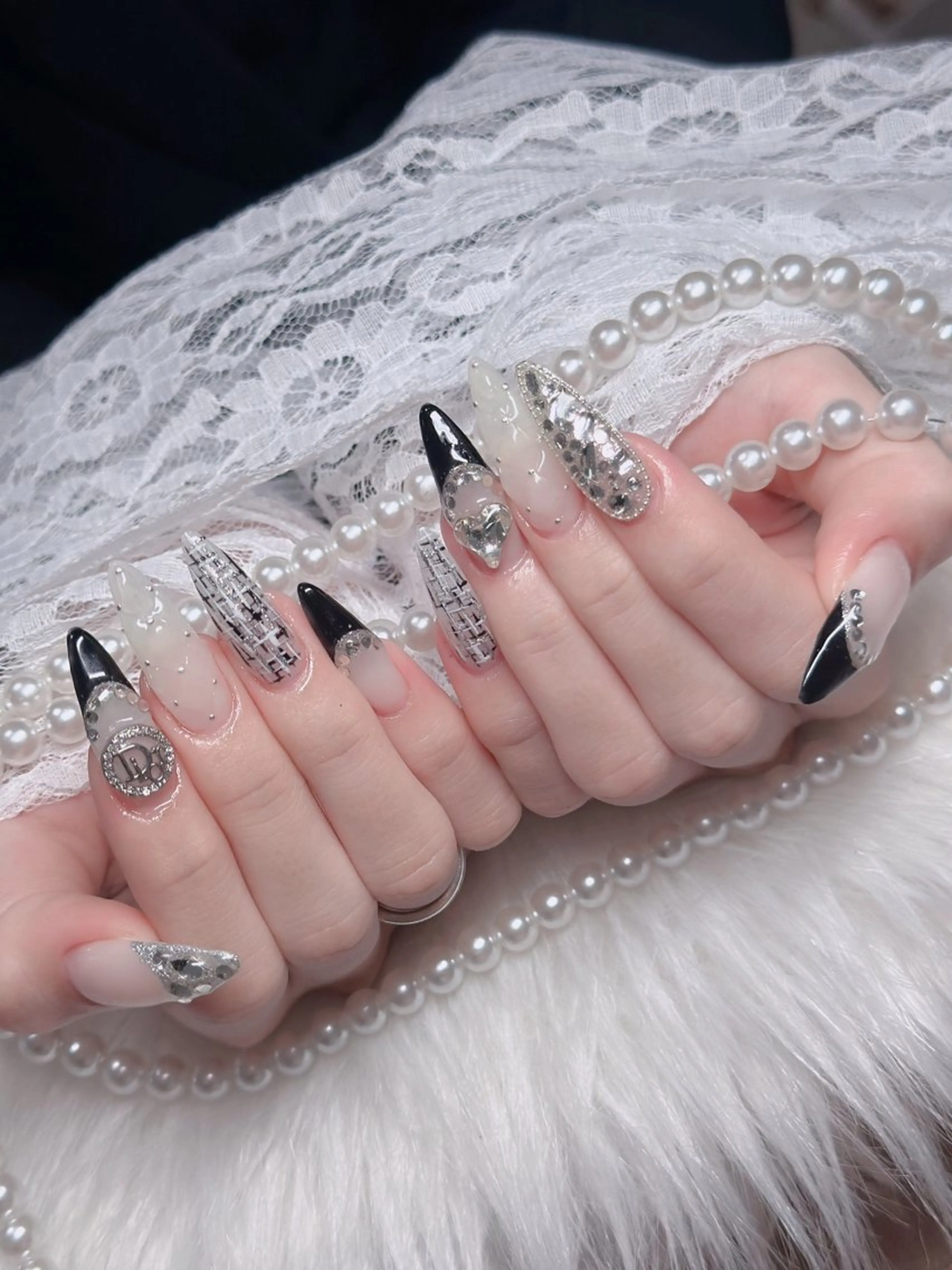 ネイル オーロラネイル フレンチネイル ジェルネイル ハロウィン キラキラネイル H.baby Nail Salonのネイルデザイン