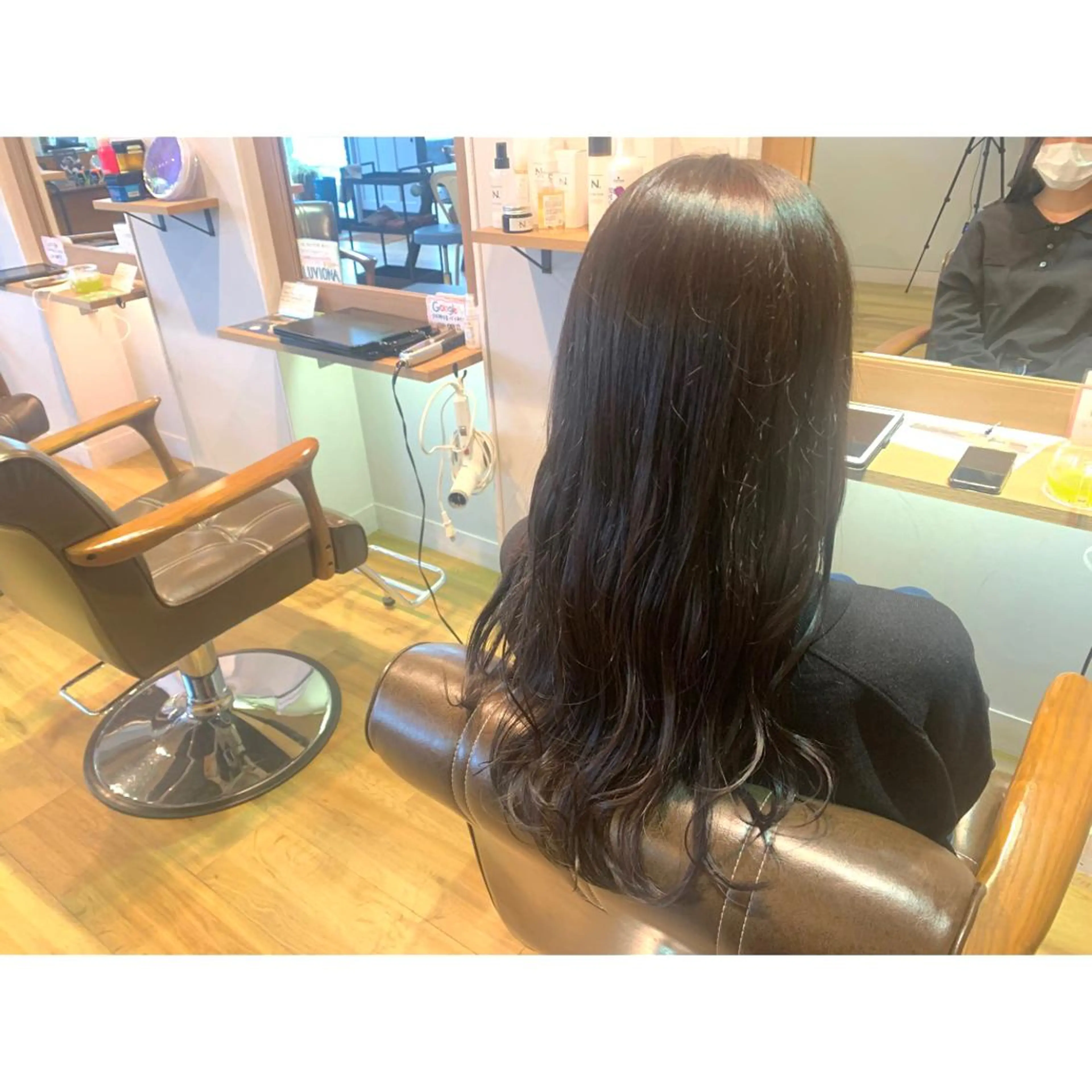 ロング カラー アッシュ ヘアカラー トリートメント ツキダテ ユイのヘアスタイル